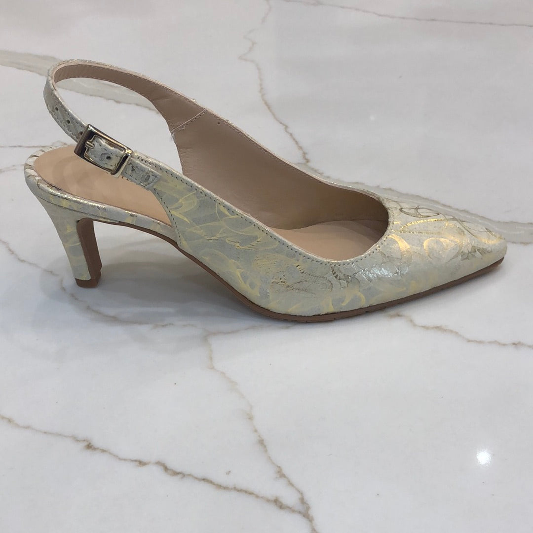 Brenda Zaro - 15951 GOLD - Salinas