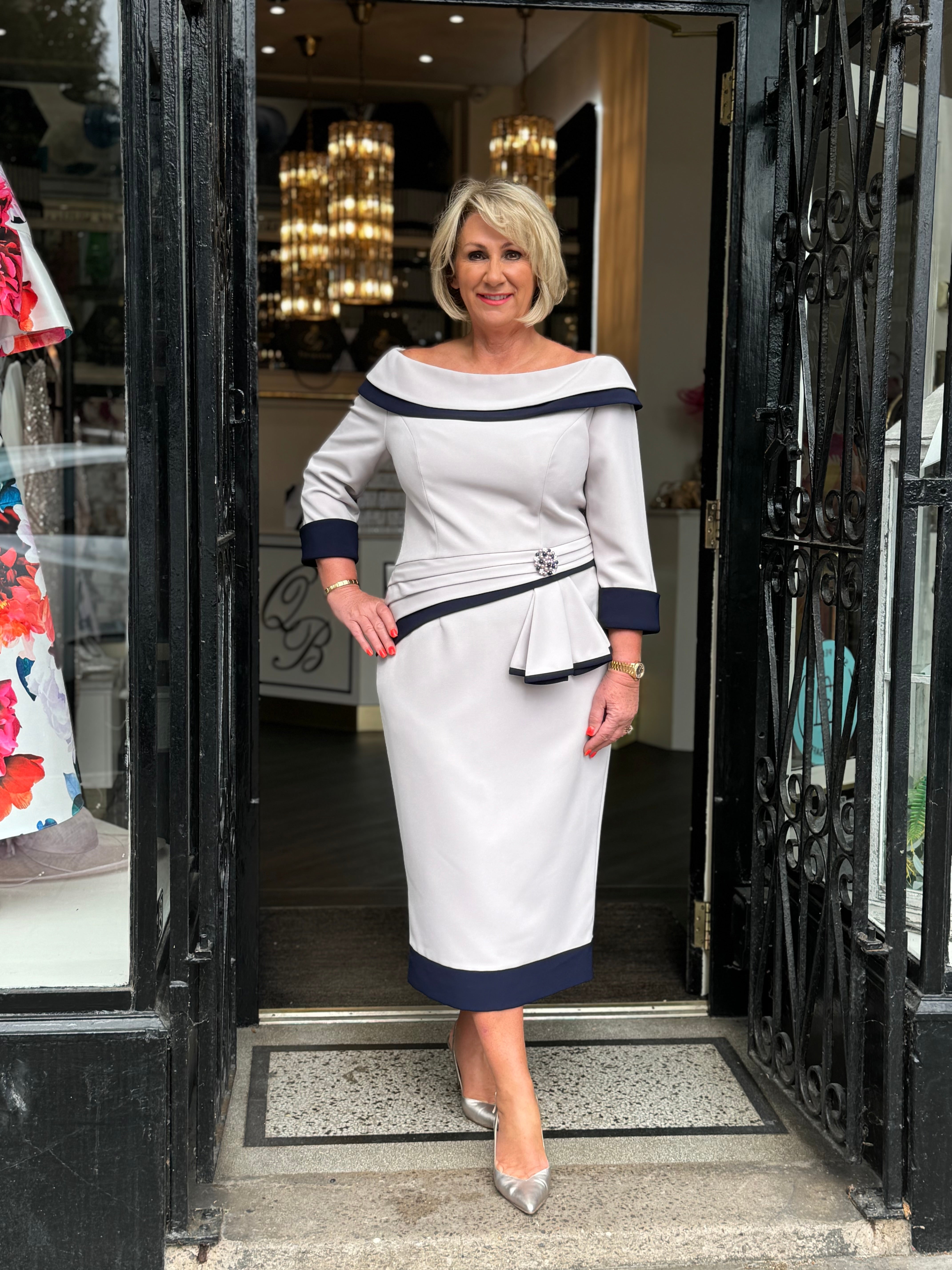 ‼️ 1 left ‼️ Size 10 - Veni Infantino - 992001A - Taupe / Navy