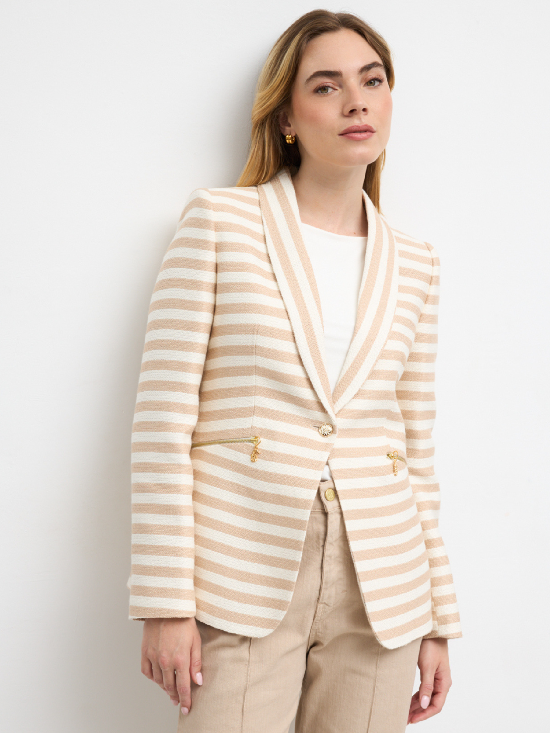 Bariloche Girasol Blazer with notched lapel, single-button fastening, stripe design and gold-tone zip pocket detailing in tailored silhouette.