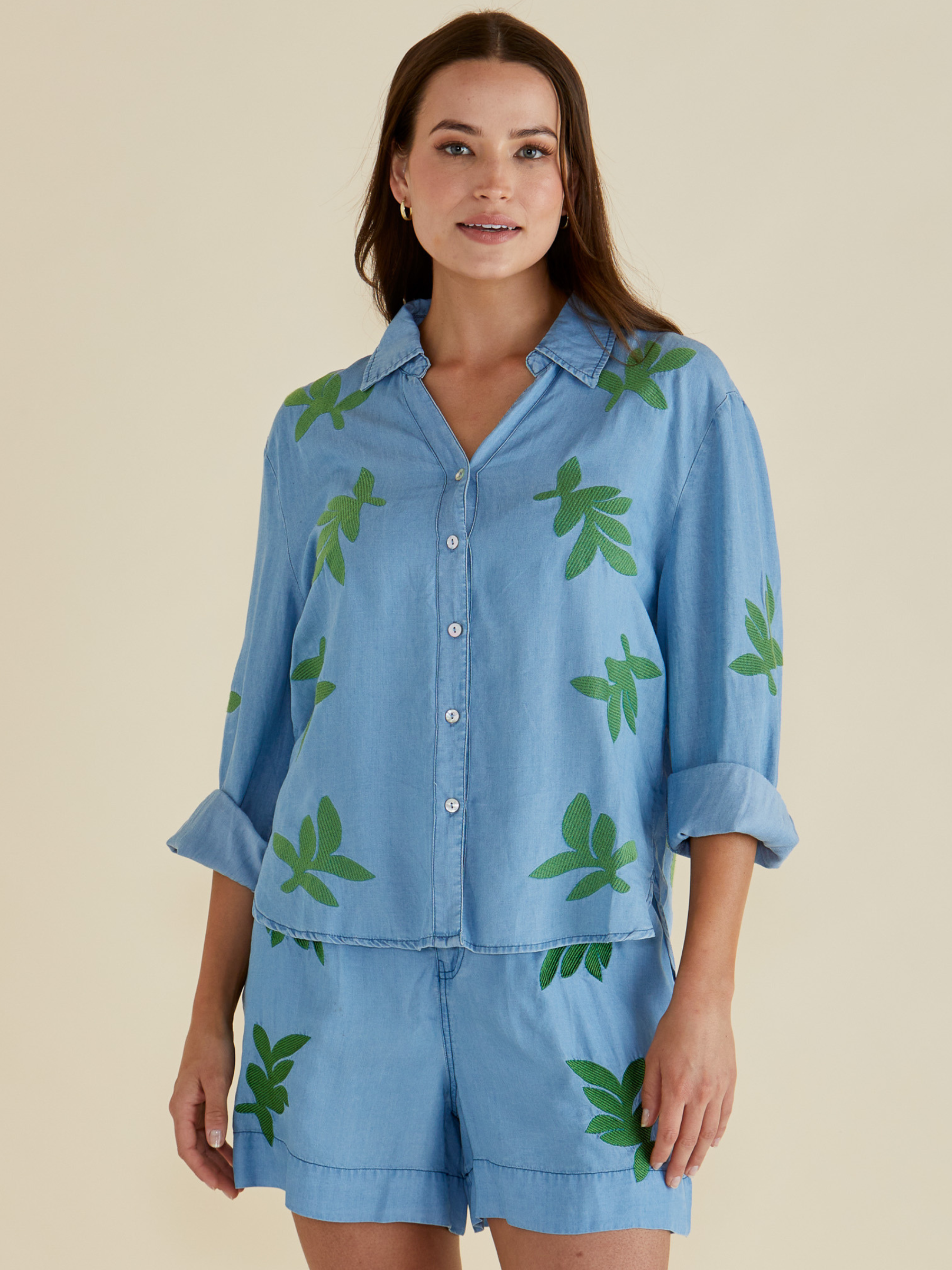 Betty Daria Lyocell Shorts with structured waistband, embroidered leaf detailing and relaxed mid-thigh silhouette.