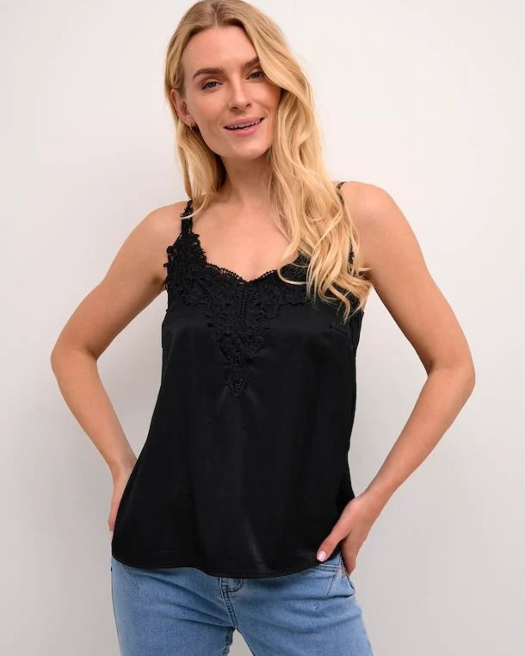 CREAM - ANNA TOP - BLACK