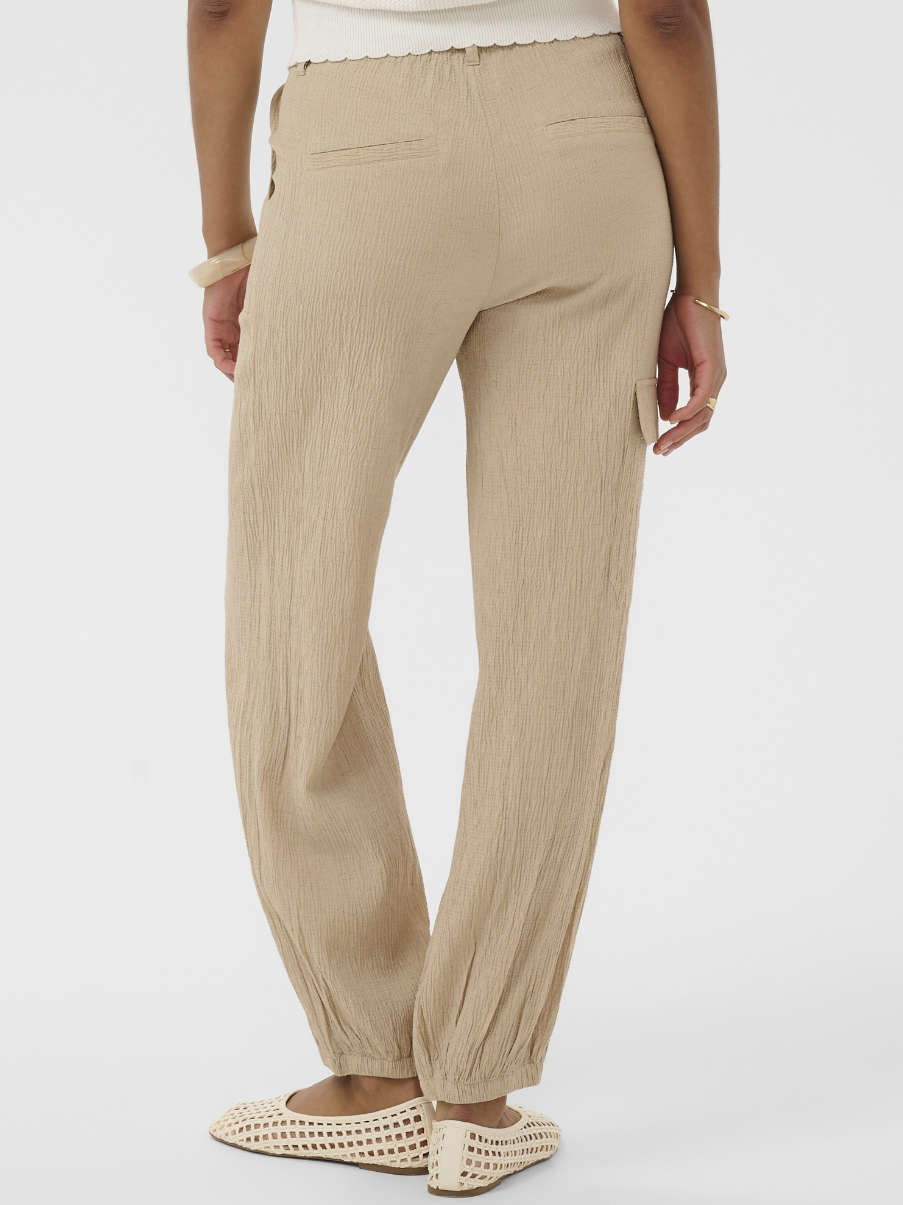 Cream Alva Pants in a relaxed fit with elasticated waist and ankle length finish.
