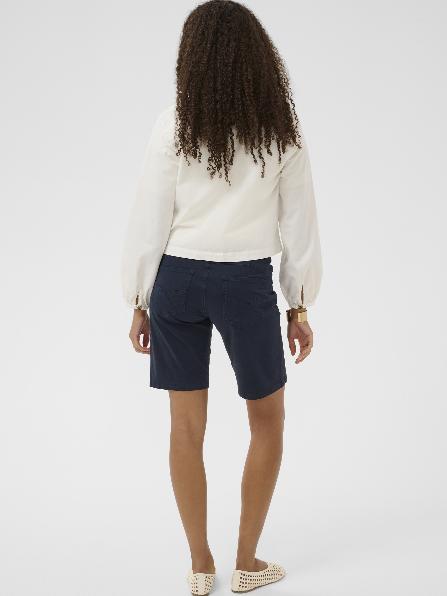 Cream Berta Twill Jacket women’s button-through cotton twill jacket with collar and front patch pockets.