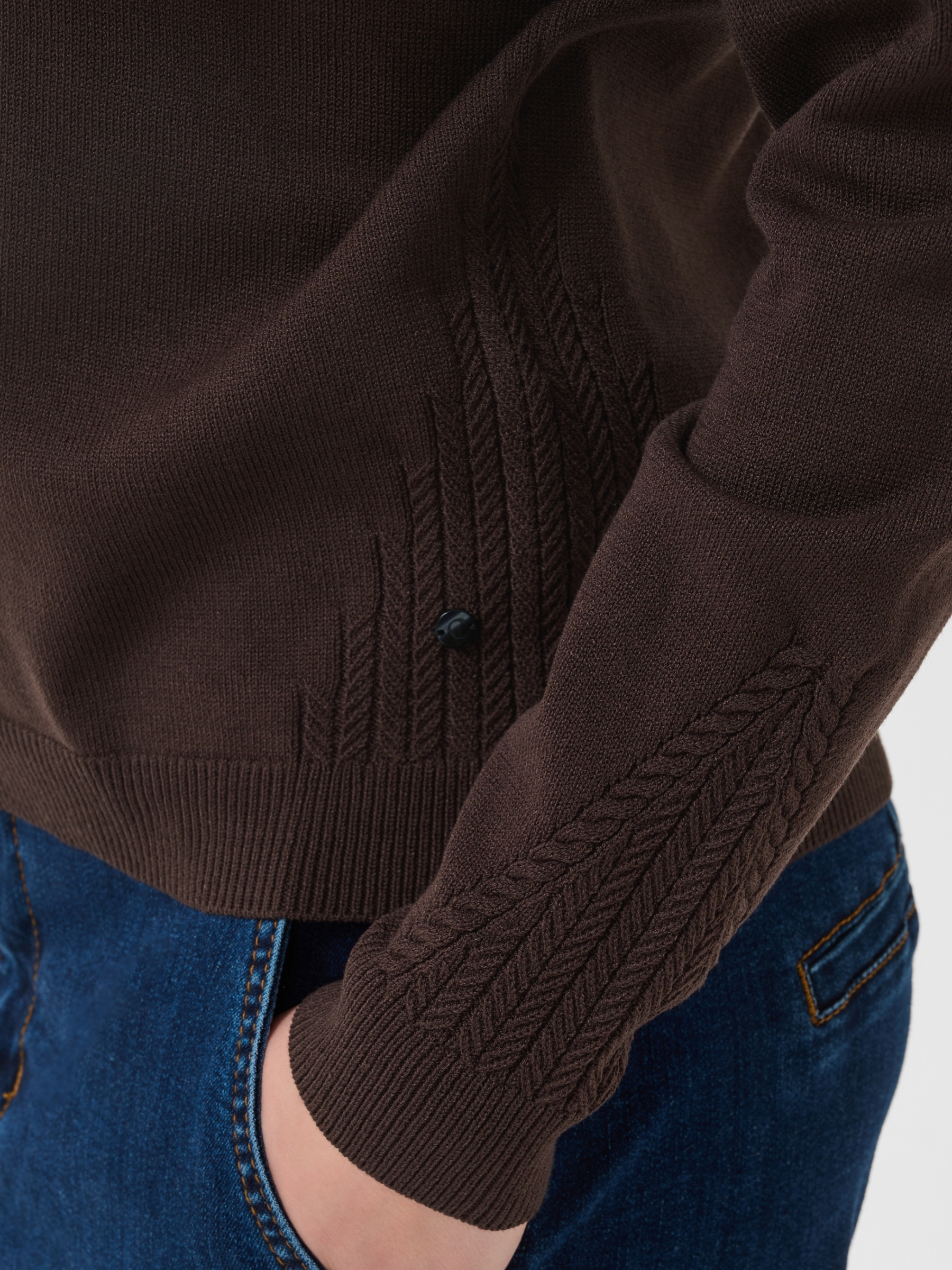 Cream Dela Knit Pullover soft fine knit jumper with straight fit and long sleeves.