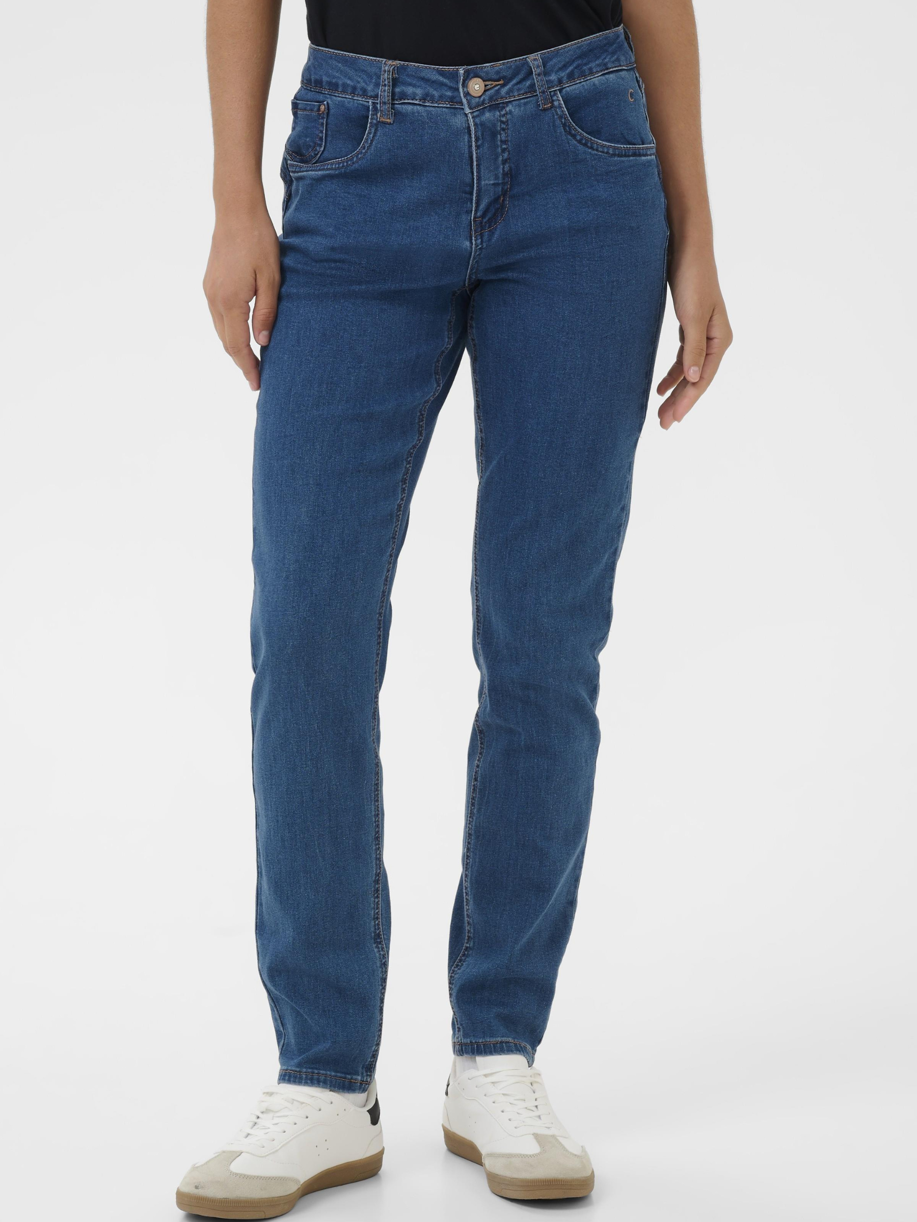 Cream Lone women’s regular-fit full-length jeans with a regular waist and stretch cotton-blend denim.
