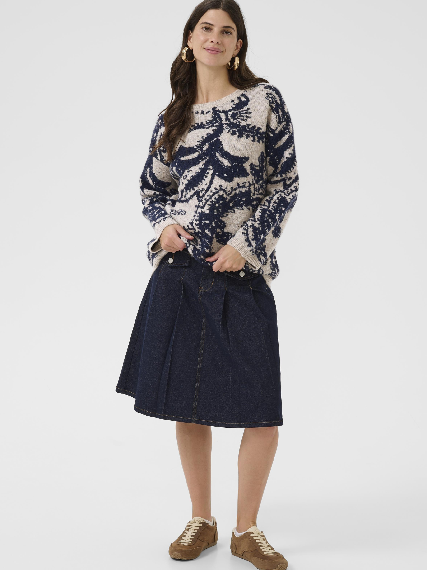 Cream Temikka Knit Pullover women’s loose fit knitted jumper with hip-length cut, styled casually for everyday wear.