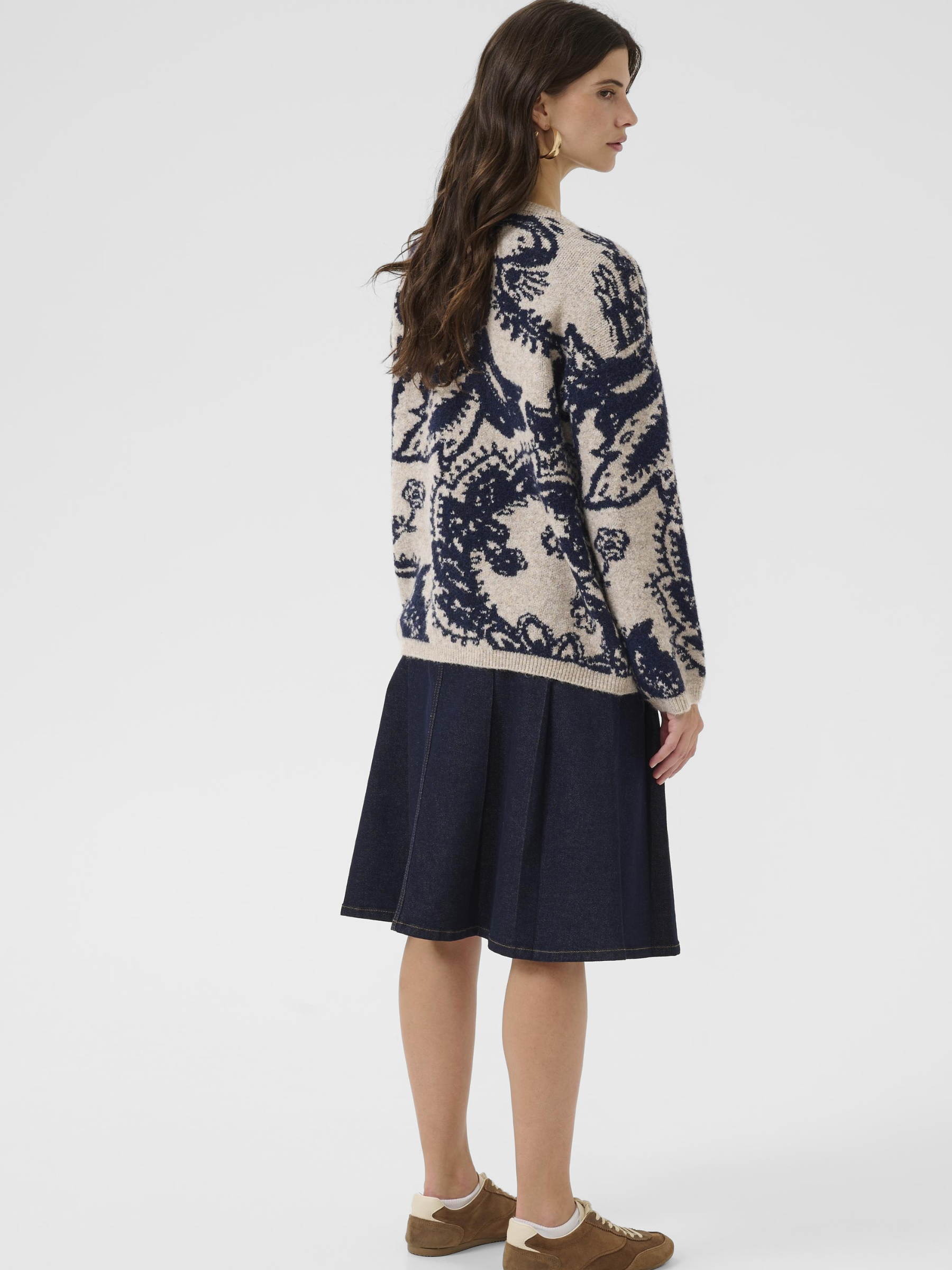 Cream Temikka Knit Pullover women’s loose fit knitted jumper with hip-length cut, styled casually for everyday wear.