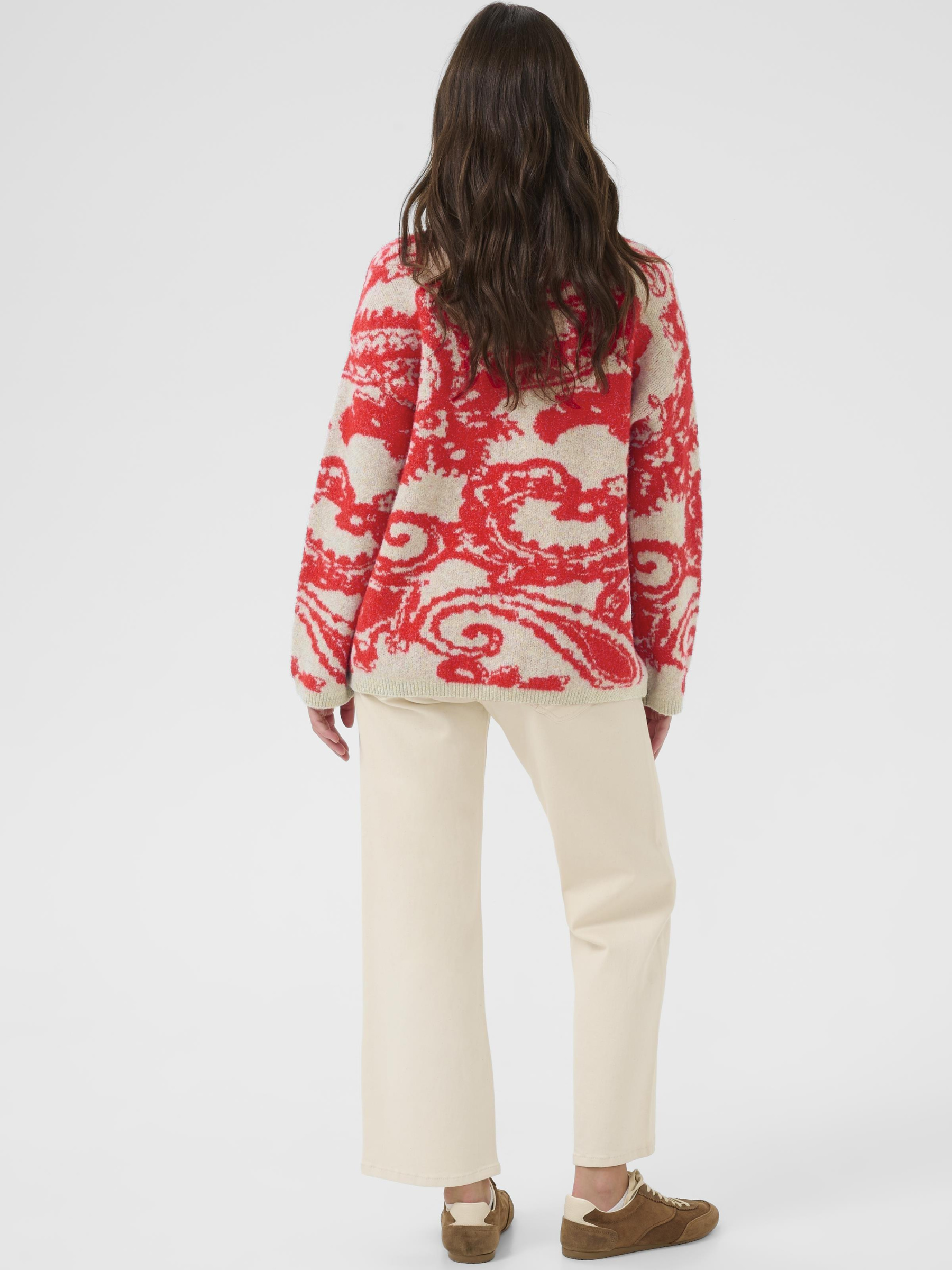 Cream Temikka Knit Pullover women’s loose fit knitted jumper with hip-length cut, styled casually for everyday wear.