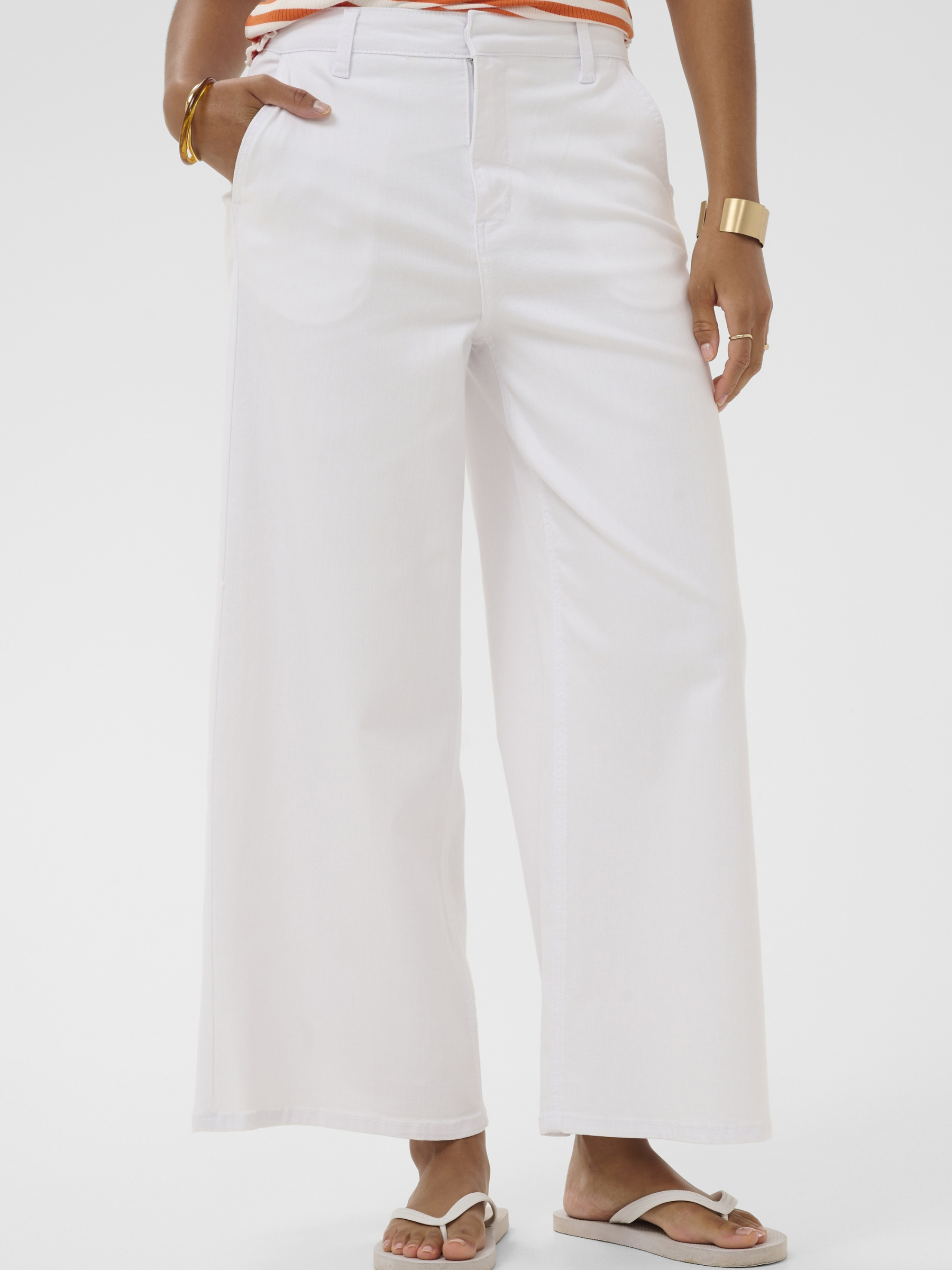 Cream Visti Colored Culotte Pant with high waist and wide leg silhouette.