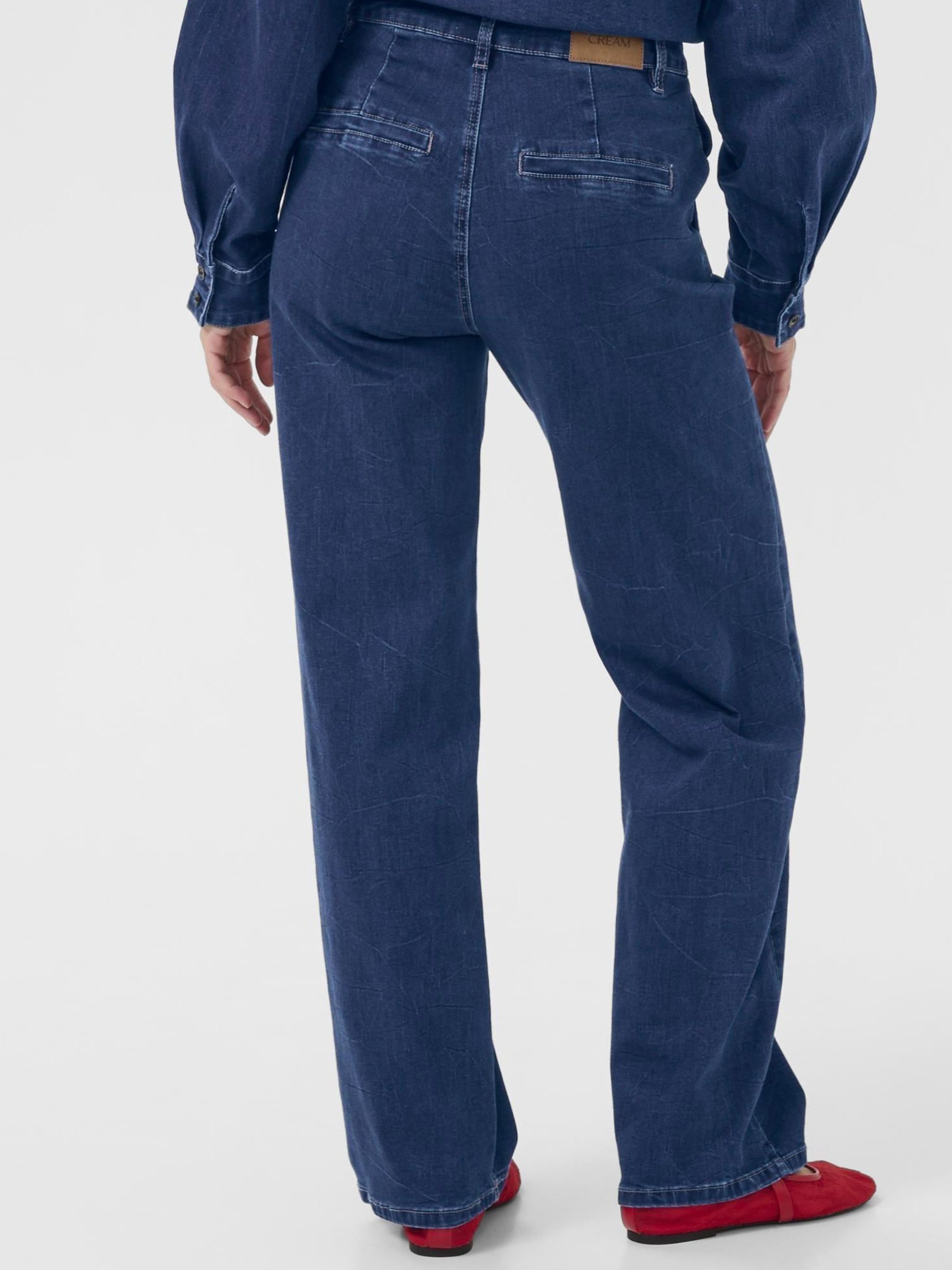 Cream Visti women’s straight leg jeans with high waist, full length cut and classic regular fit.