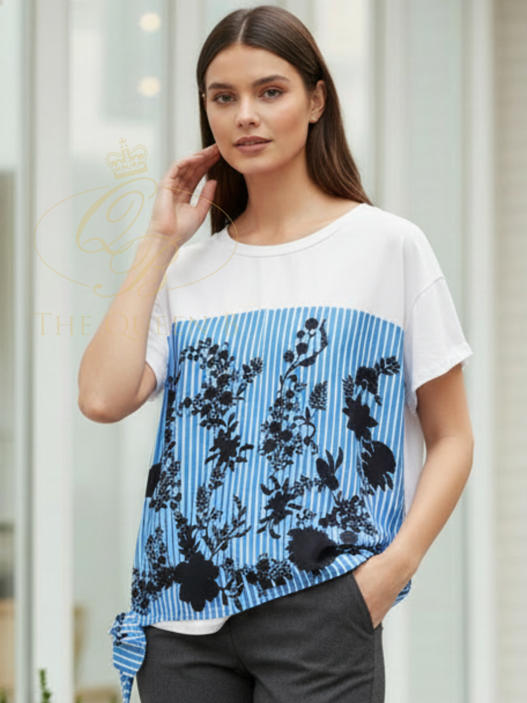 Deck By Decollage 8828 women’s designer printed T-shirt with statement graphic front panel and round neckline.