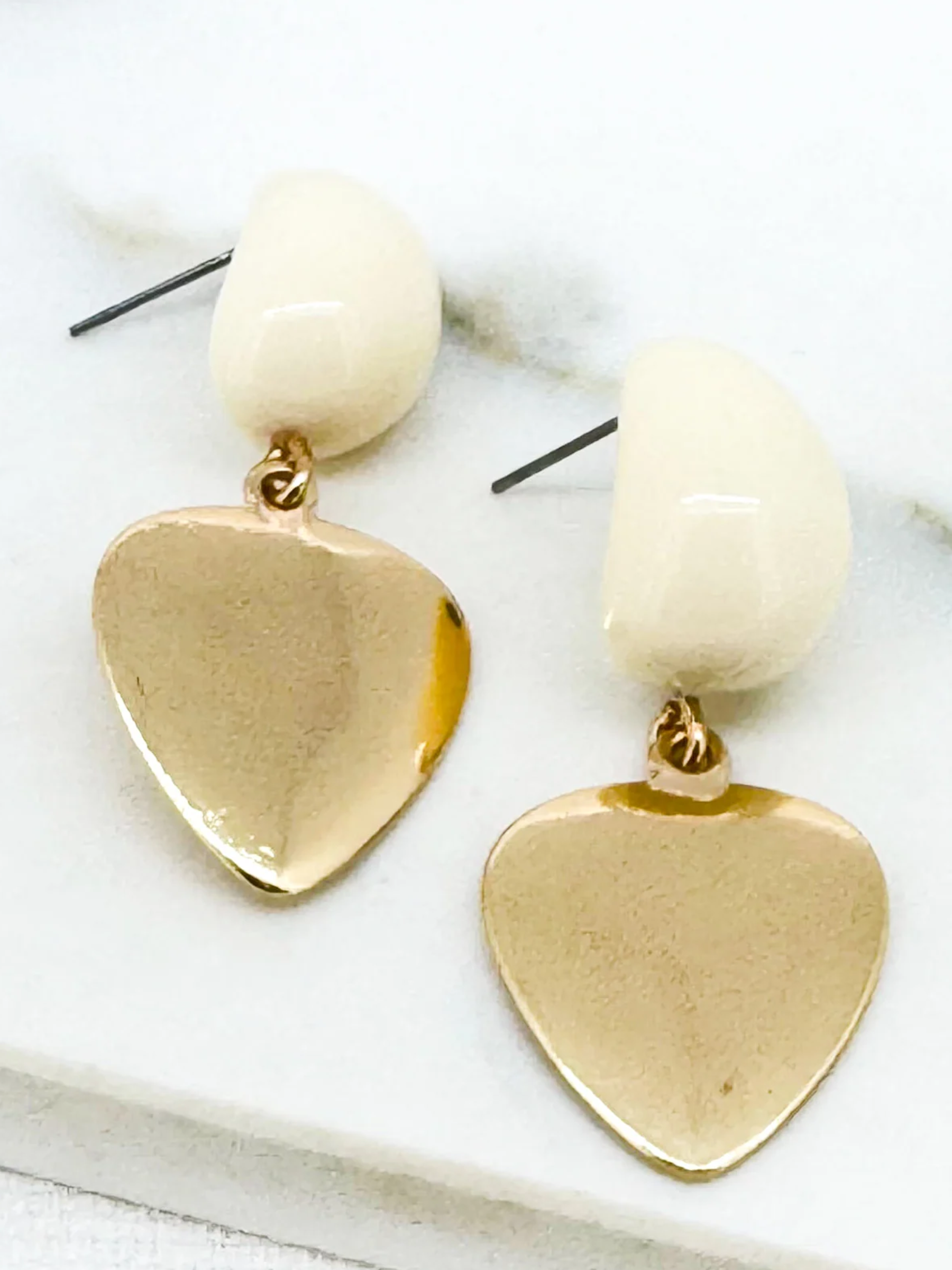 Envy 4853 Resin Heart Drop Earrings with resin stud top and heart-shaped drop detail.