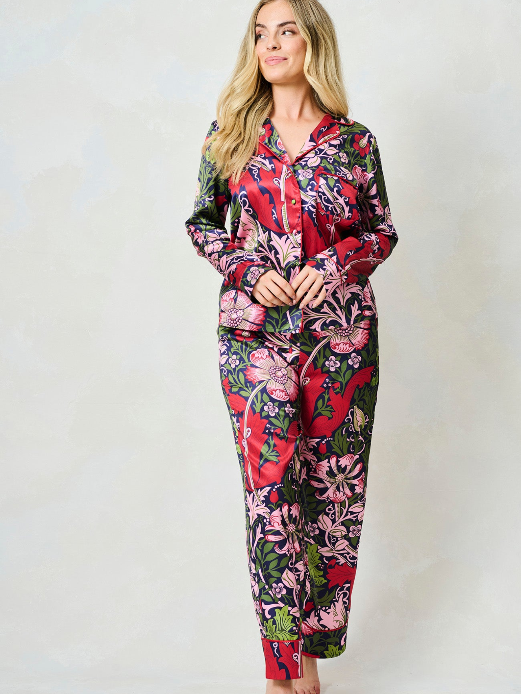 Hope & Ivy Marianna Silk Compton Pyjamas – luxury satin pyjama set featuring William Morris’ Compton print with red piping, includes matching fabric bag, perfect for gifting or lounging.