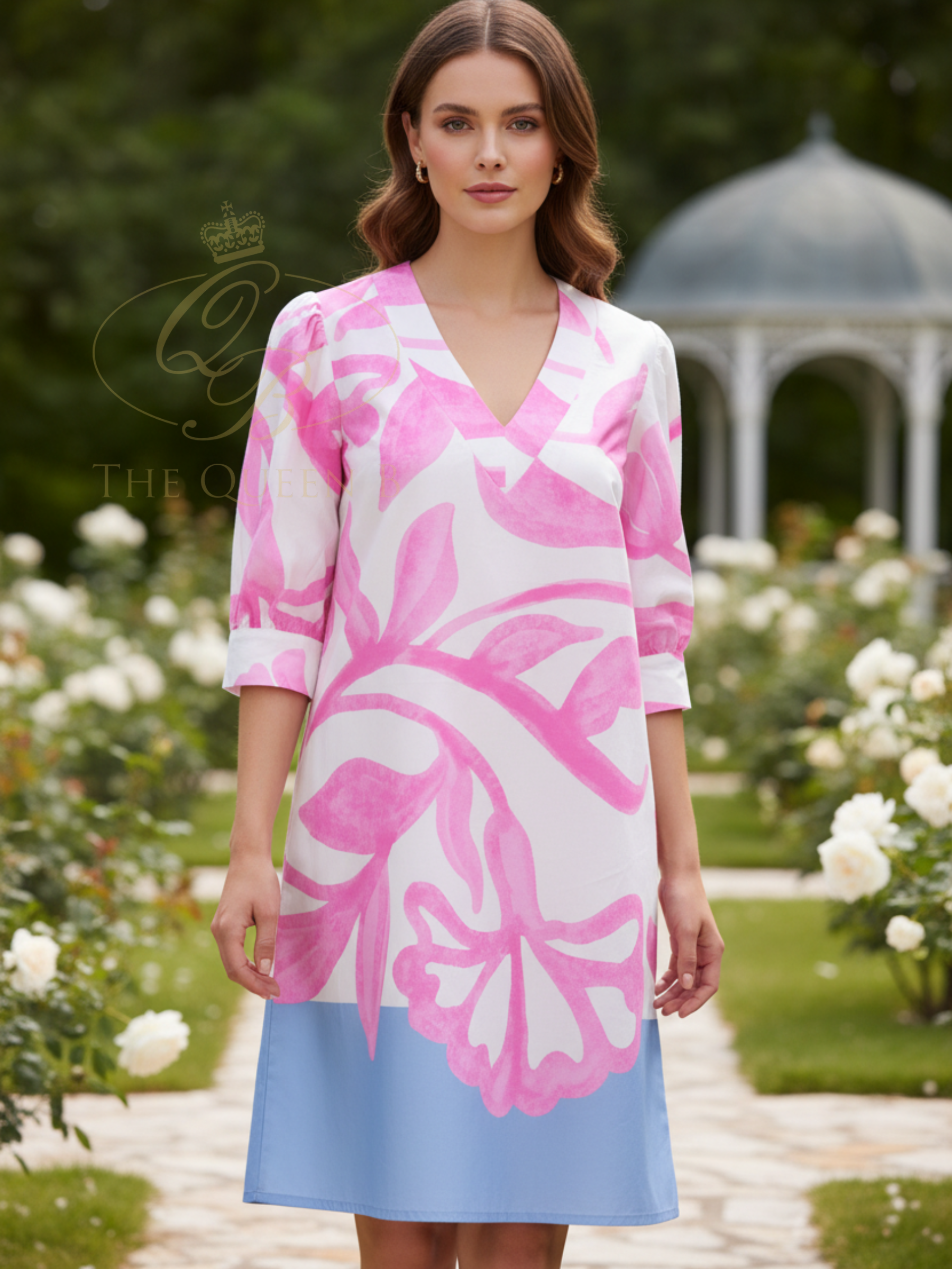 K Design C354L Dress knee-length printed dress with V-neckline, oversized motif design, three-quarter sleeves and contrast hem panel.