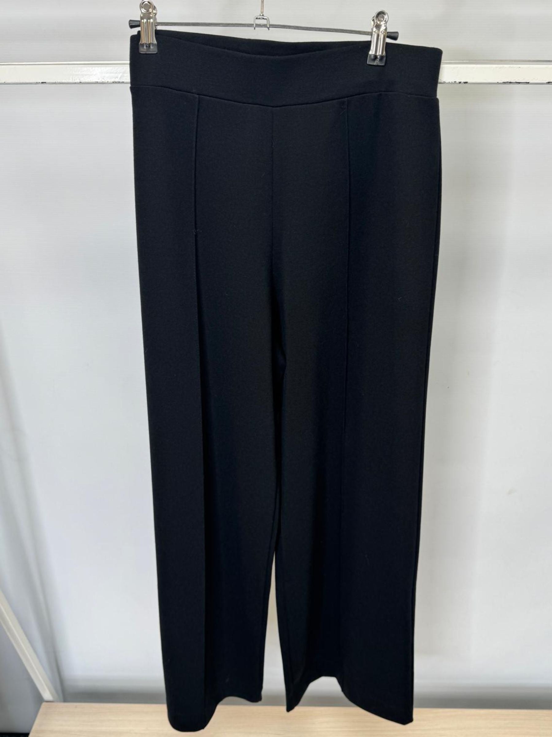 Malissa J ASH-30 Black Wide Leg Ponte Trousers – women’s pull-on ponte trousers with elasticated waistband and wide-leg fit. Inside leg 30 inches. Perfect for work or casual wear.