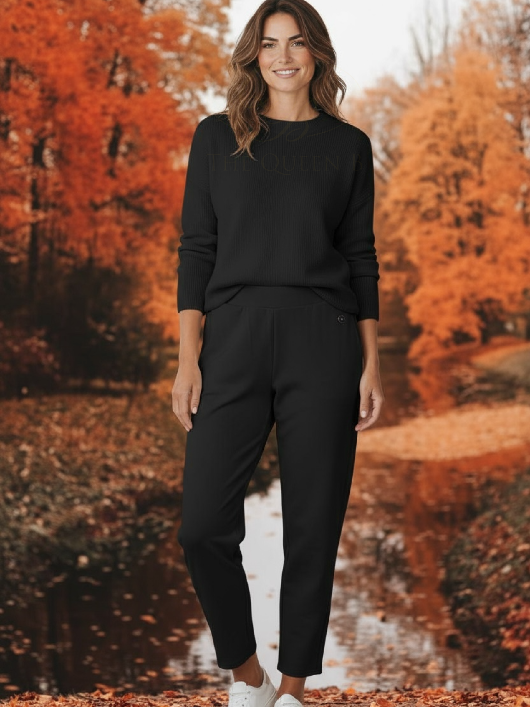 Malissa J Ash 80 Black Ankle Grazer Trousers featuring a straight-leg fit, ankle-length cut and side pockets. A versatile, tailored style.