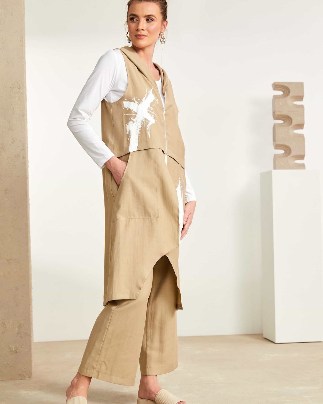 ‼️ 1 left ‼️ Size 8 NAYA - NAS25 243 Fudge Beige Pull Up Trouser