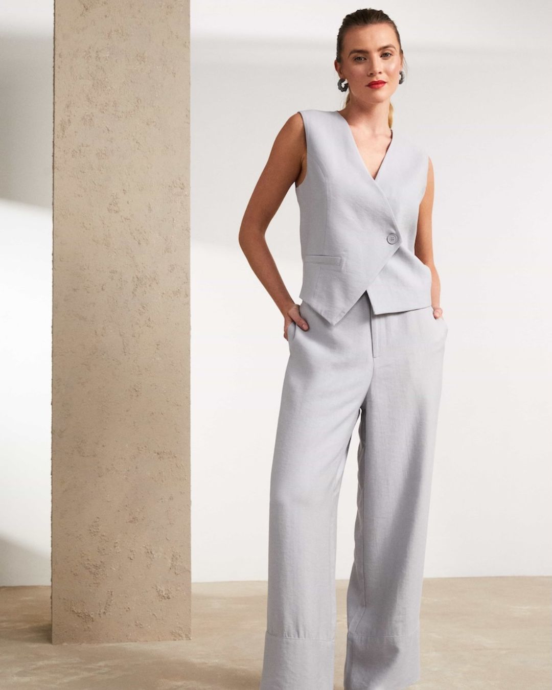 Sizes 16 & 18 - NAYA - NAS25 272 - Button Waistcoat