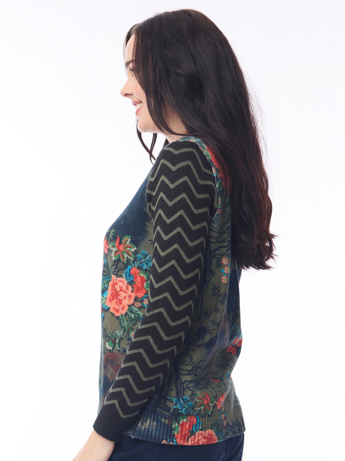 Orientique 62802 Keqioa Jumper with V-neckline, long sleeves, mixed print design and regular fit