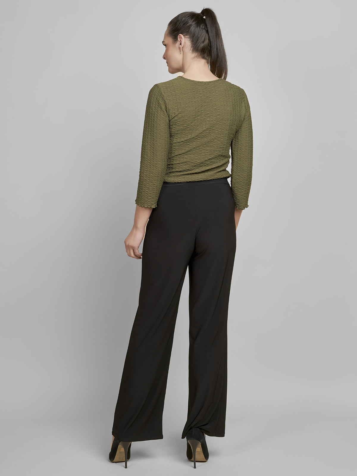 PINNS 751T wide leg trousers with a smooth waistband, pull-on fit and full-length wide leg silhouette.