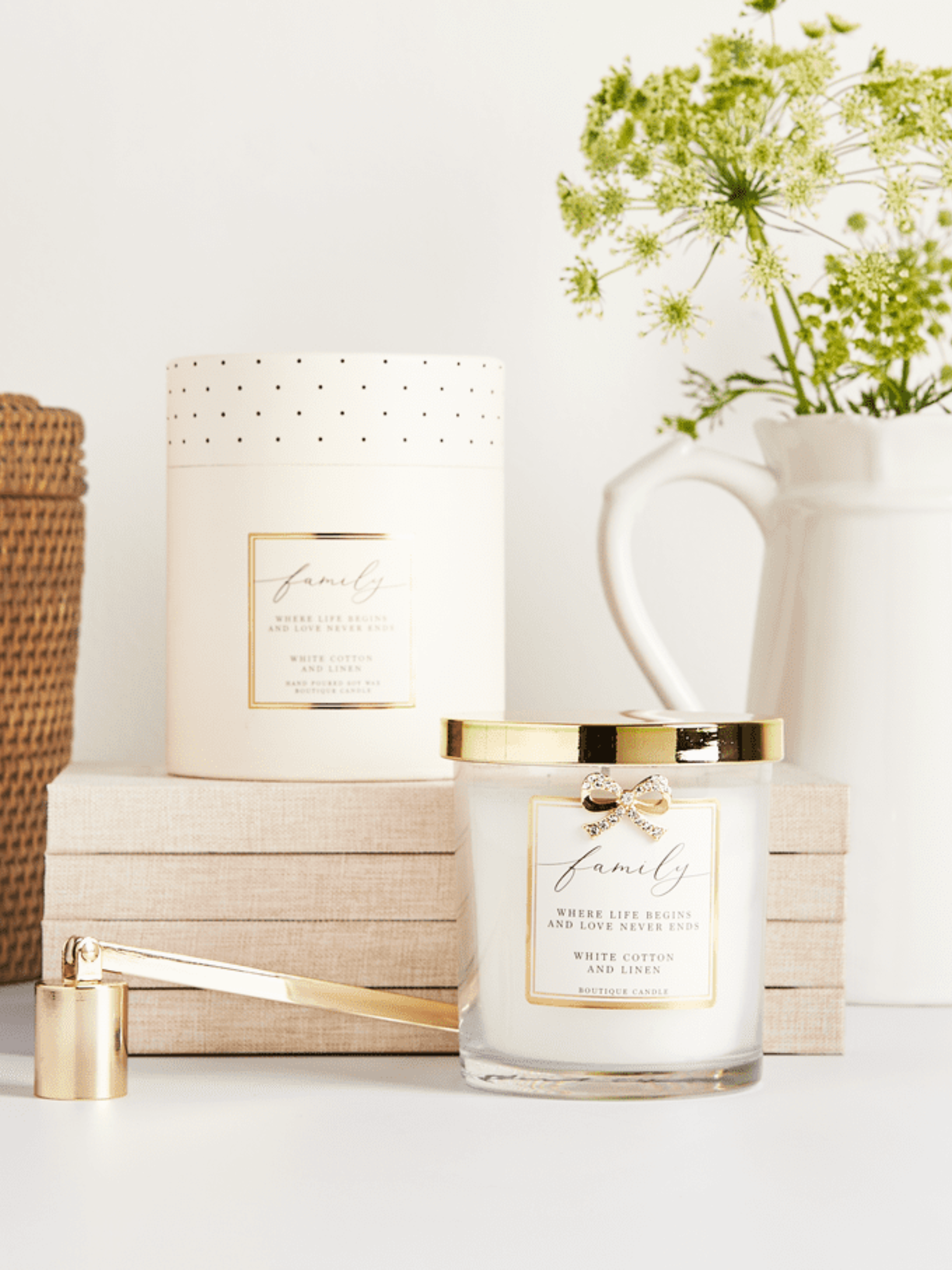 QB25 CAN1 Family White Cotton & Linen Candle with gold diamanté bow and elegant glass jar
