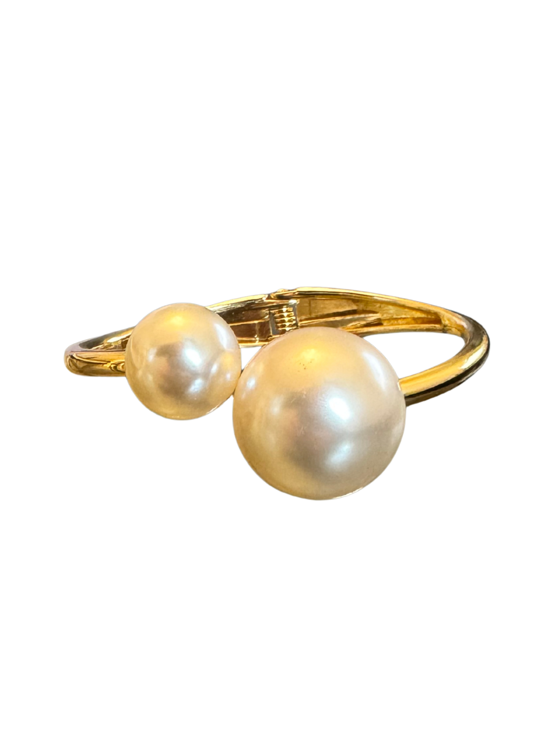 QB25 Gold Pearl Statement Bracelet open bracelet with twin pearl detailing elegant women’s jewellery piece perfect for day to night and occasionwear styling.