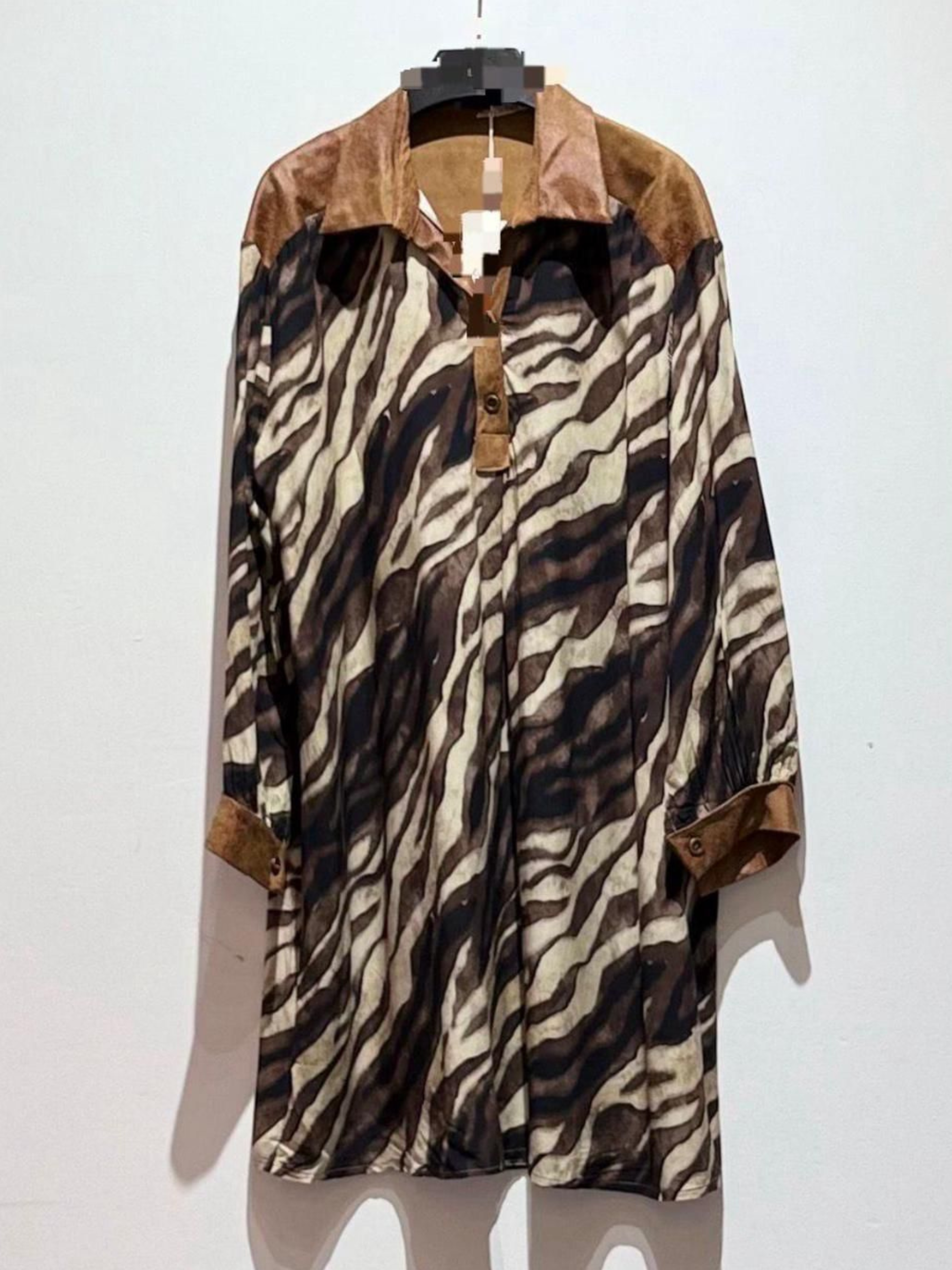 QBAW25 BC Animal Print Dress with contrast collar, cuffs, and placket – bold women’s fashion dress for stylish day-to-night outfits.