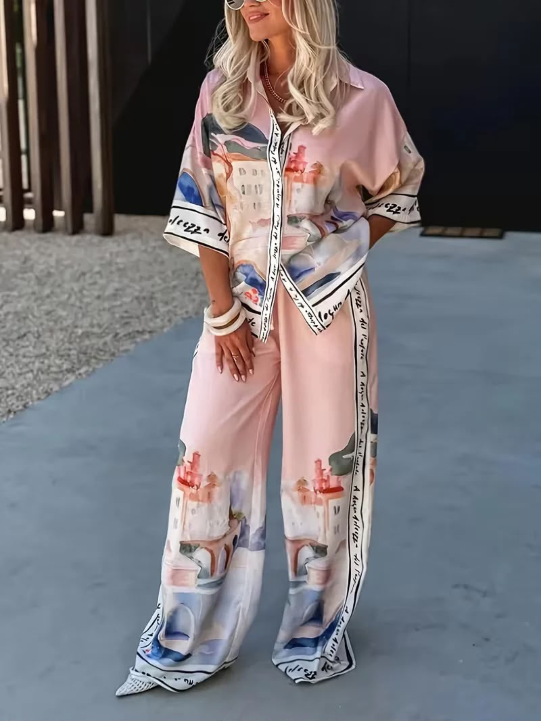 QBSS26 CW SKL102 Scenic 2-Piece Set with oversized shirt, wide-leg trousers and bold scenic print