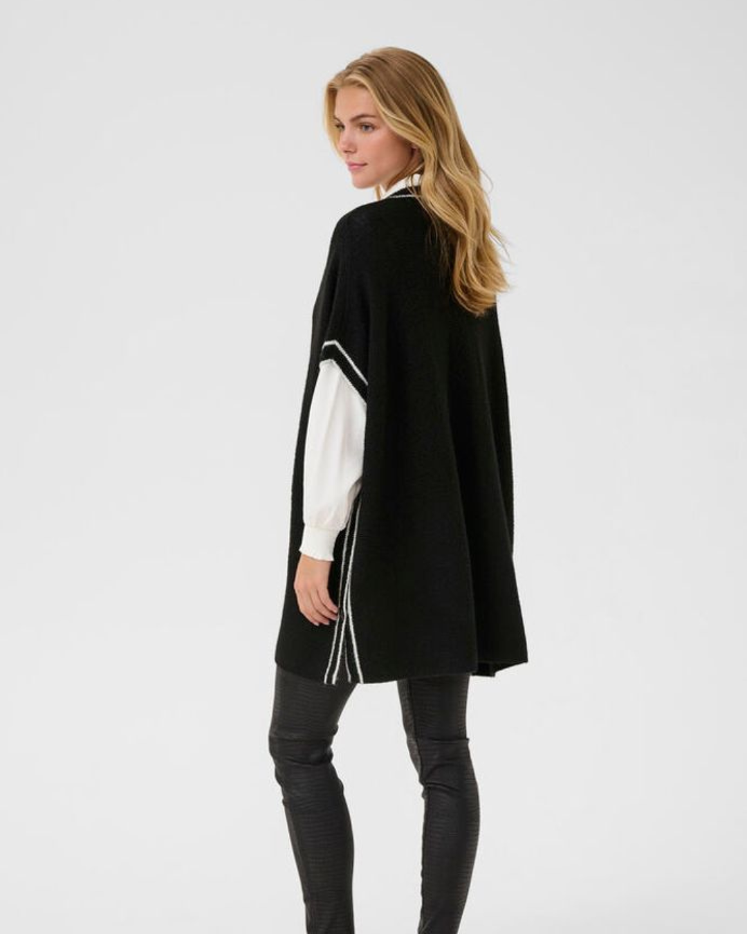 CREAM - RAMS KNIT PONCHO