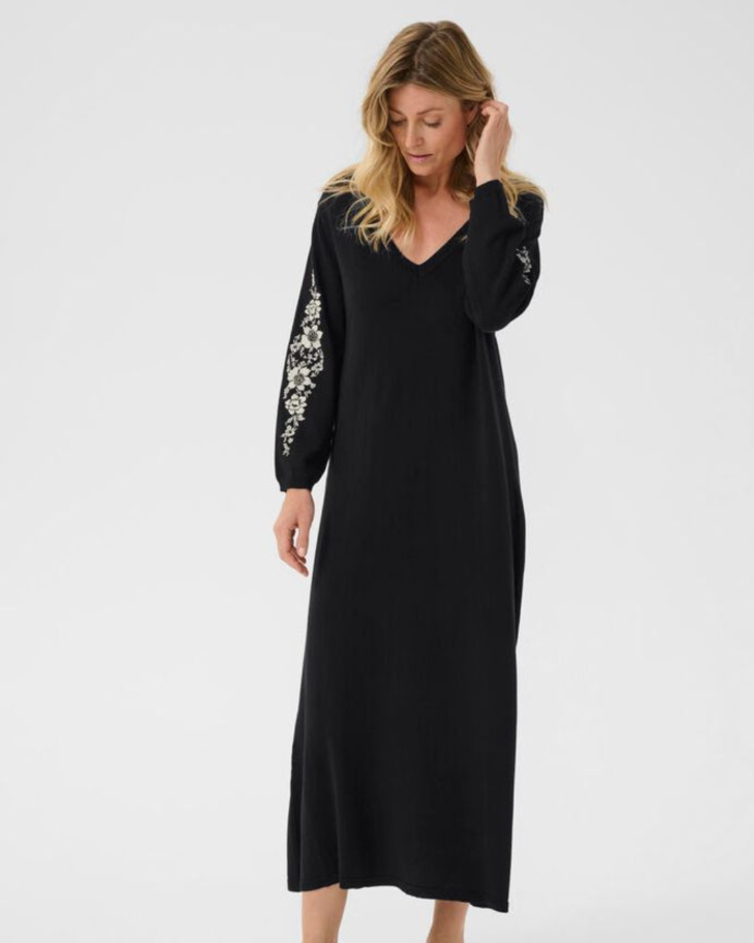 CREAM - VILLEA EMBRD KNIT DRESS