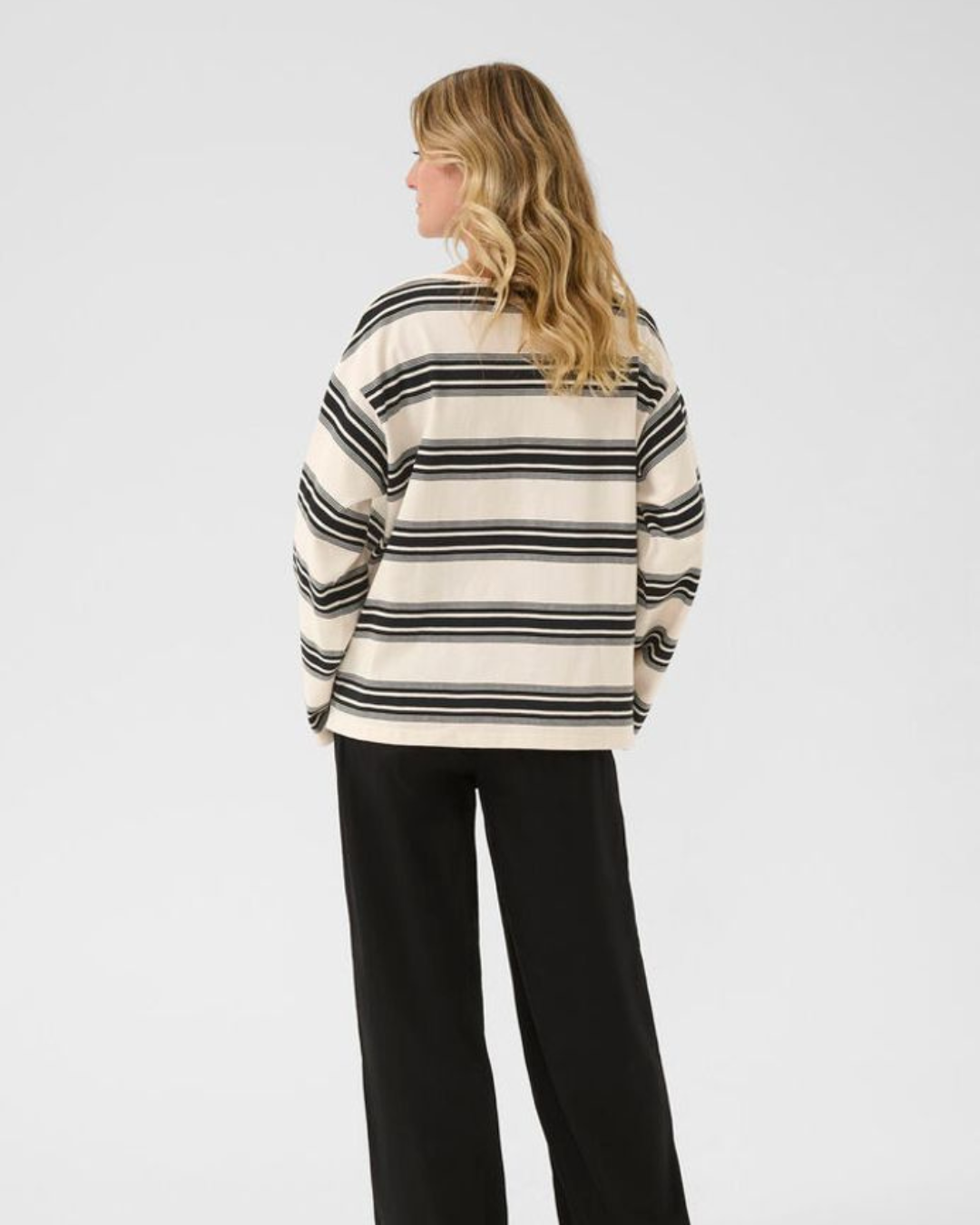 CREAM - CARMELL SWEATSHIRT