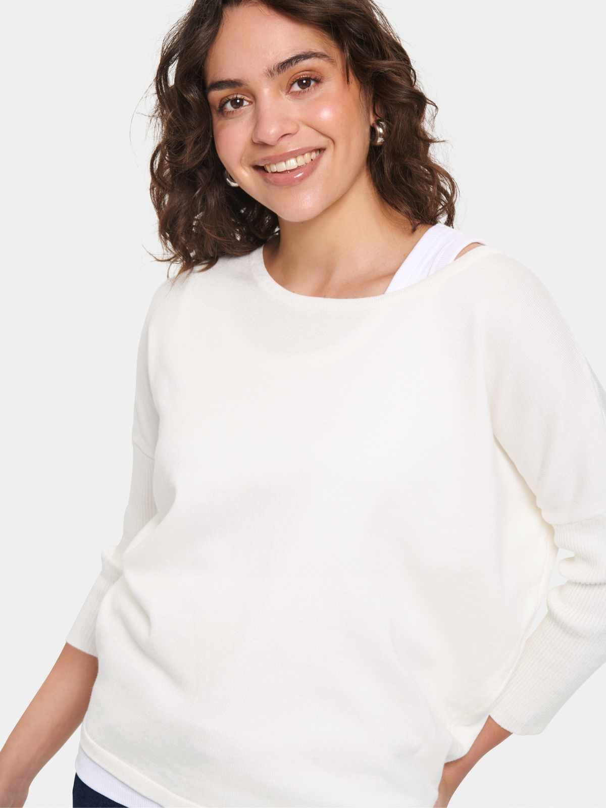 Saint Tropez A2561 Milla R-Neck Pullover with round neckline, casual fit and relaxed sleeves