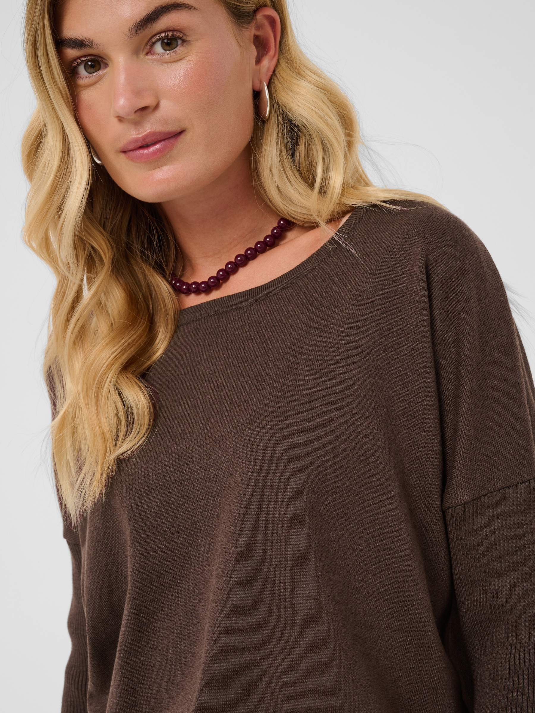 Saint Tropez A2561 Milla R-Neck Pullover with round neckline, casual fit and relaxed sleeves