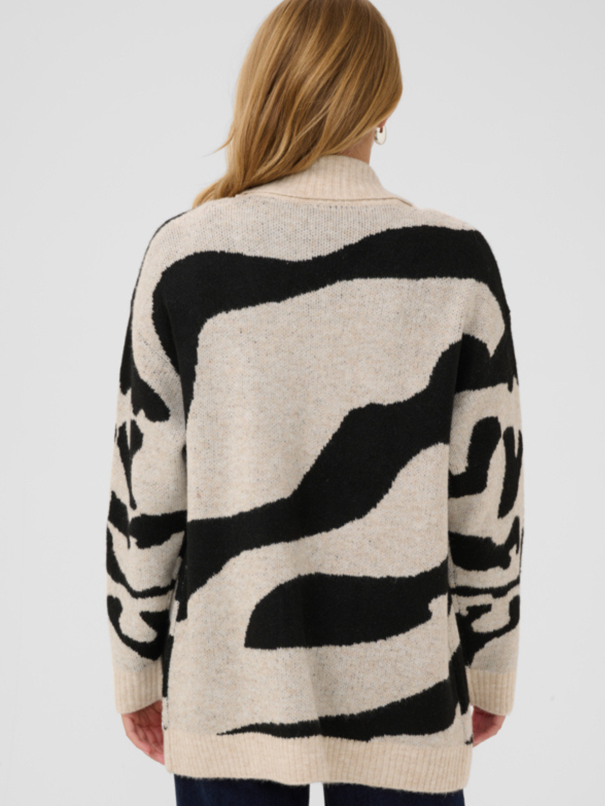 Saint Tropez Mallie Open Cardigan with abstract pattern, open front, long sleeves, patch pockets and loose fit