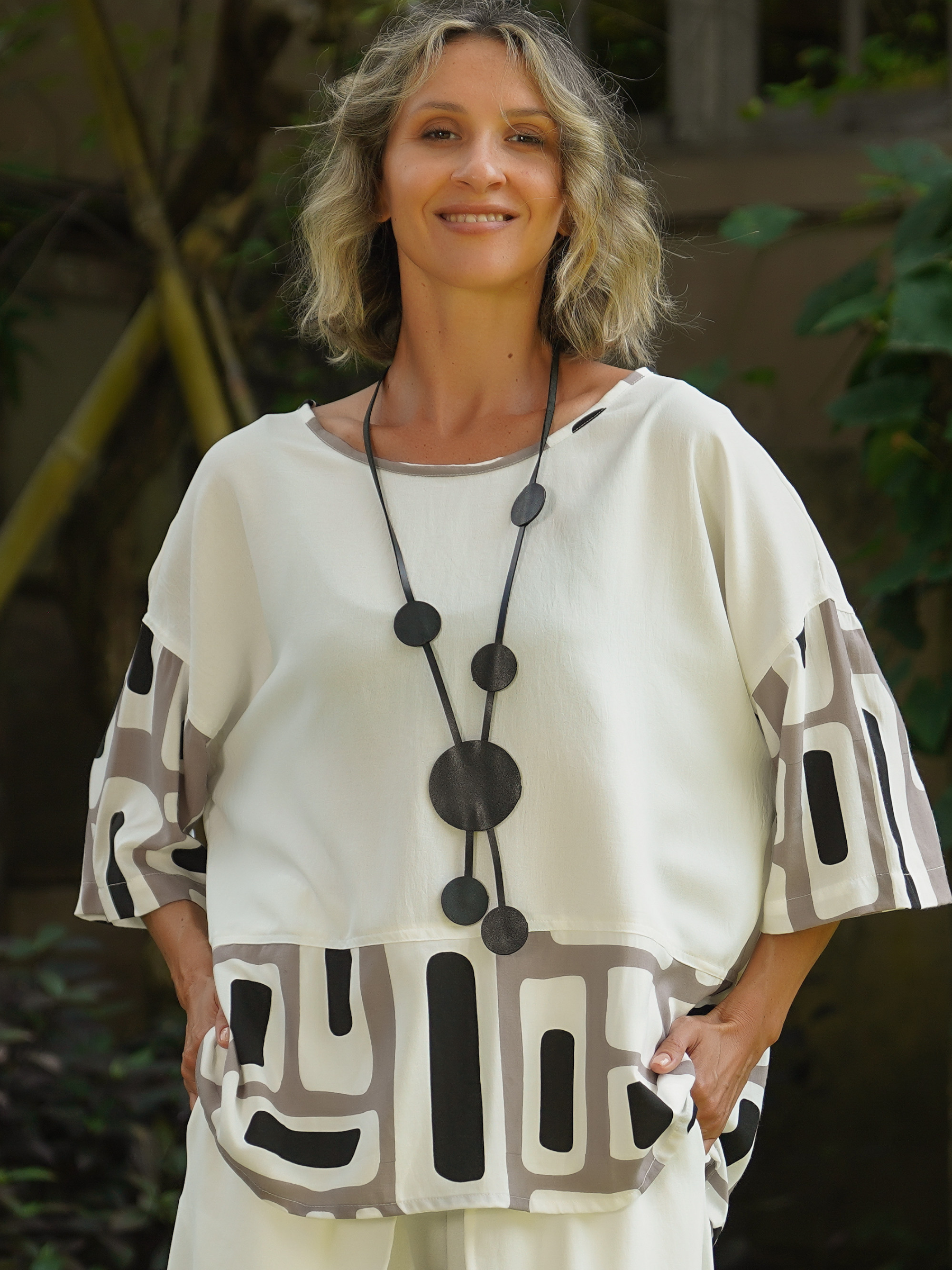 Tara Vao Magali 2057 Top with relaxed silhouette, geometric print panels and loose sleeves.