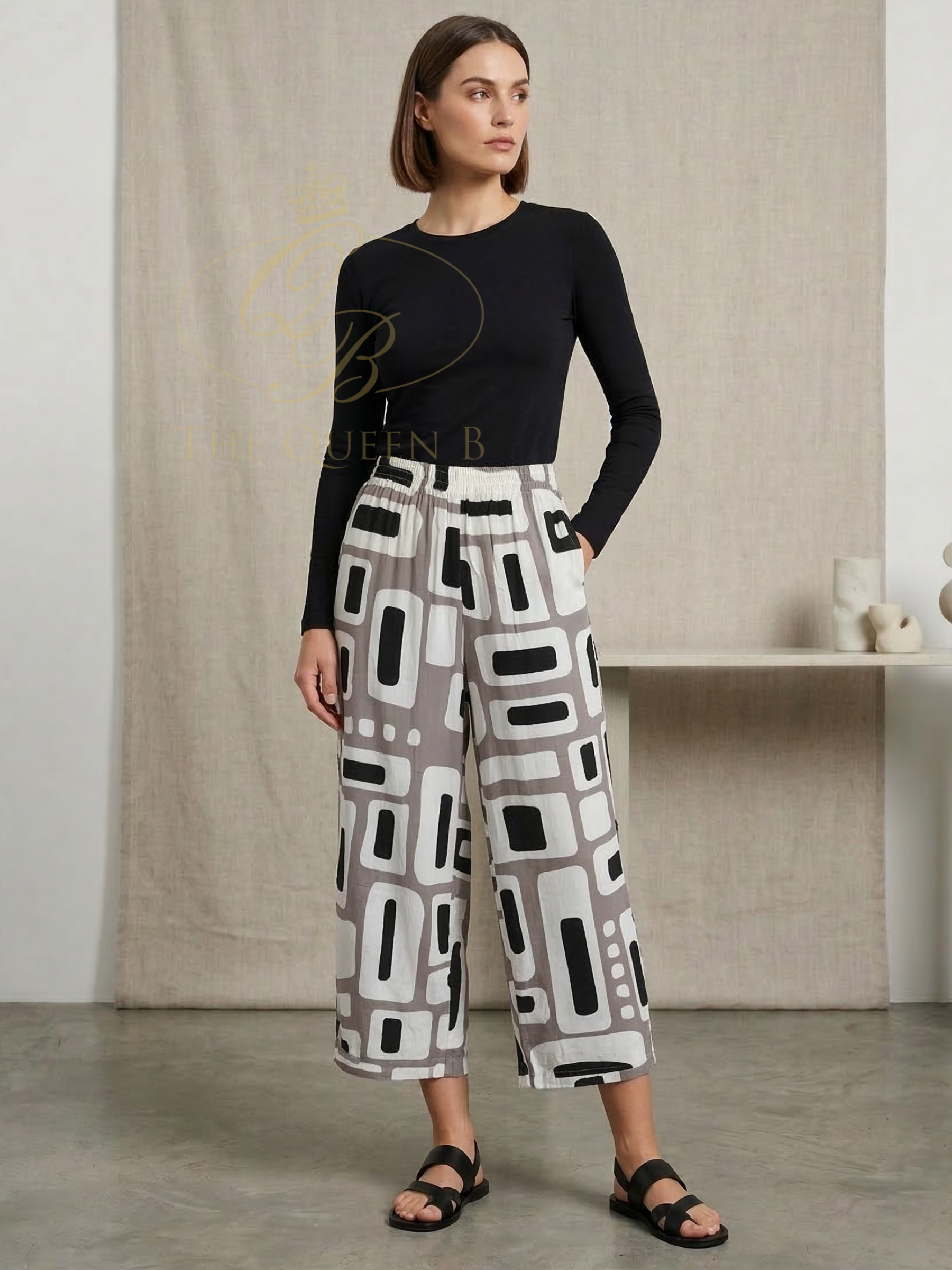 Tara Vao Magali 4527 Pants with relaxed wide-leg silhouette and geometric print.