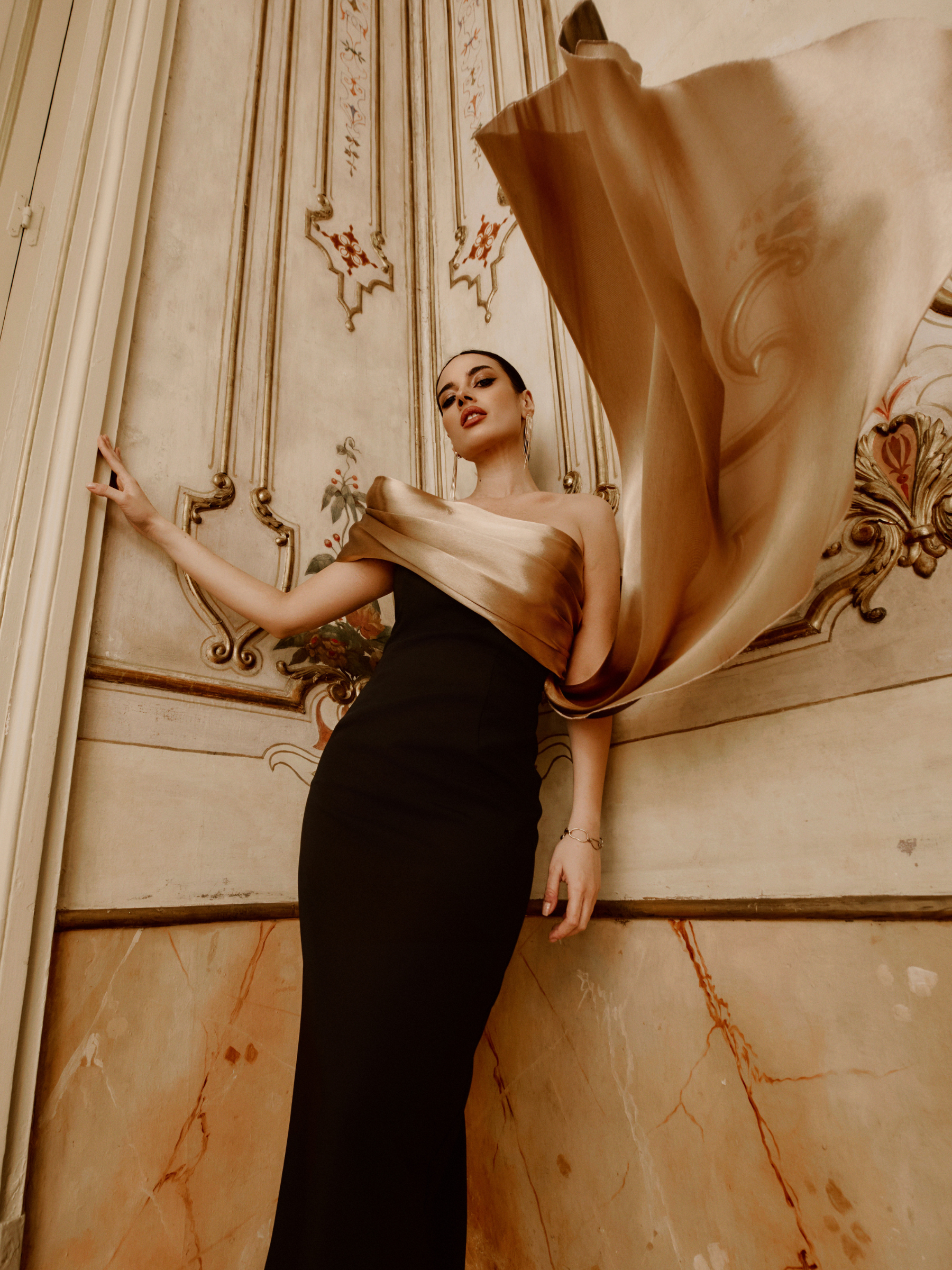 Gabriela Sanchez 26048 Negro / Oro Dress