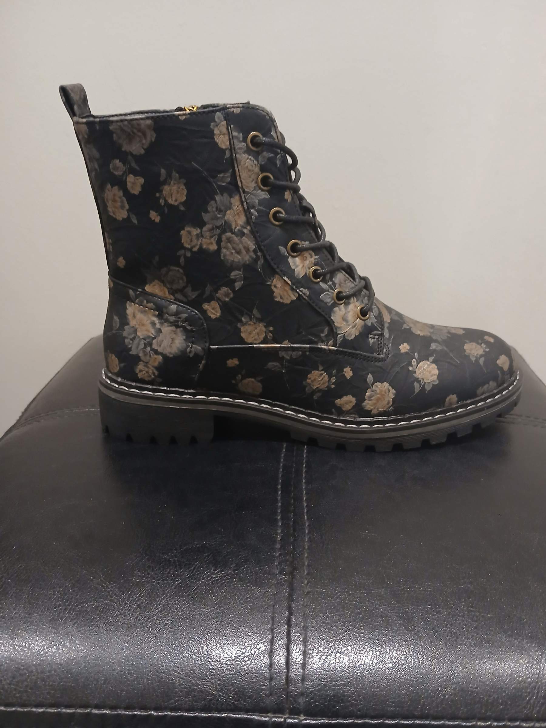 LUNAR - DAZZLE BLACK FLORAL BOOT