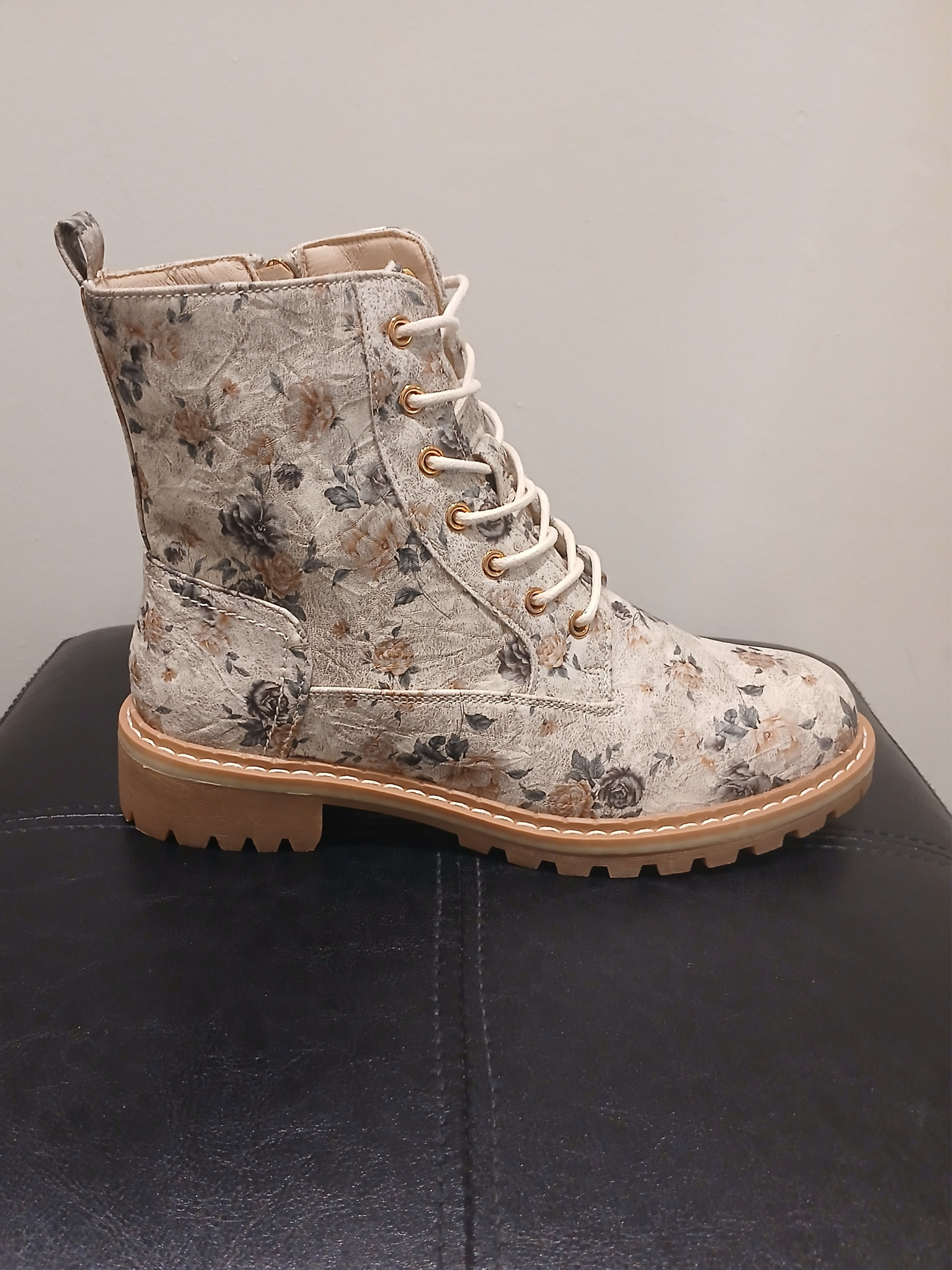 LUNAR - DAZZLE BEIGE FLORAL BOOT