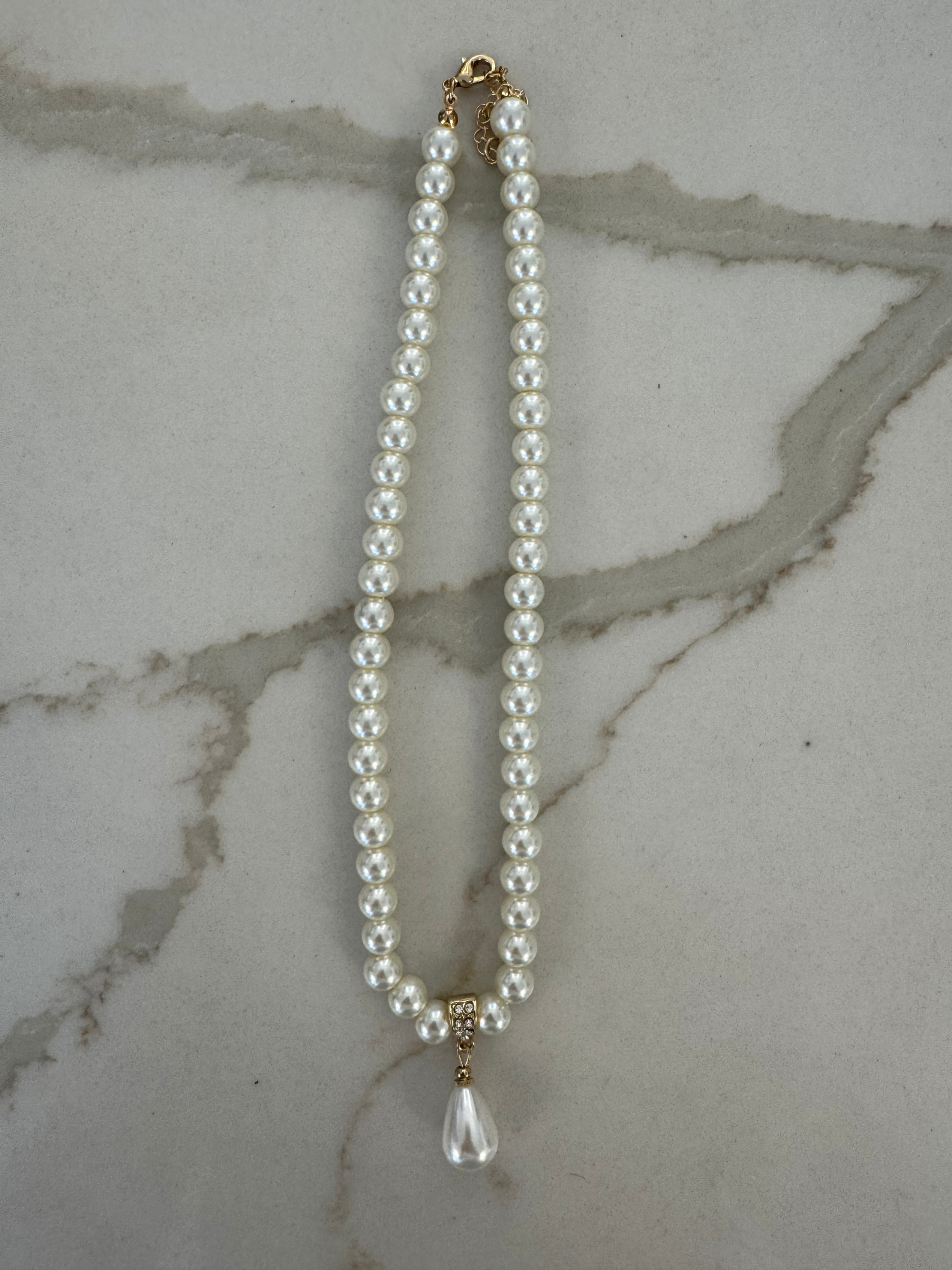 Nouvelle Pearl Necklace