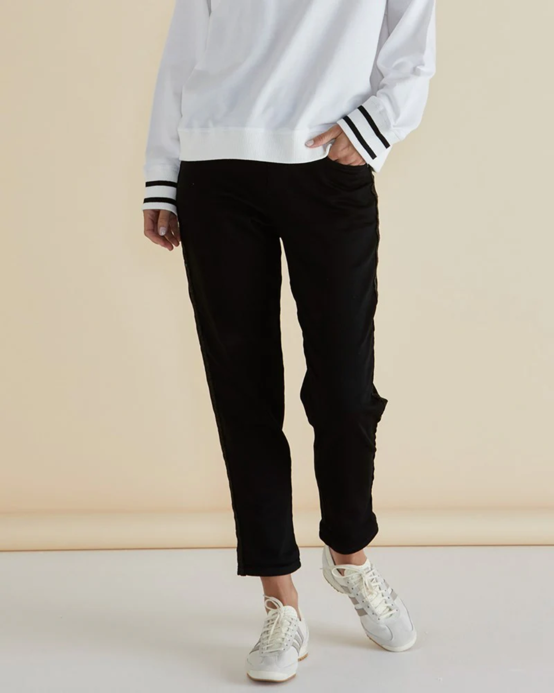 BETTY - HARLOW DENIM JOGGER