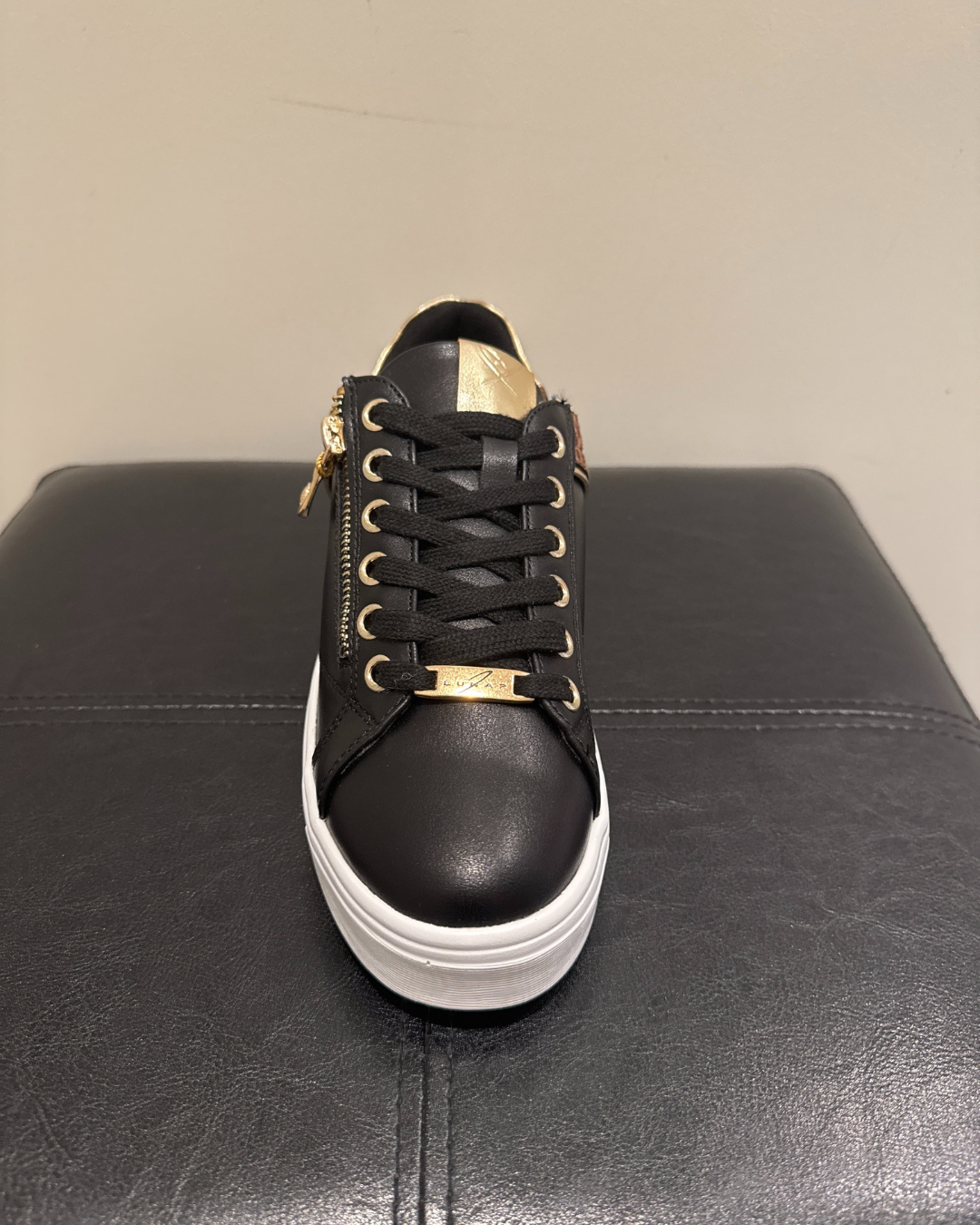 LUNAR - TONGA BLACK TRAINER