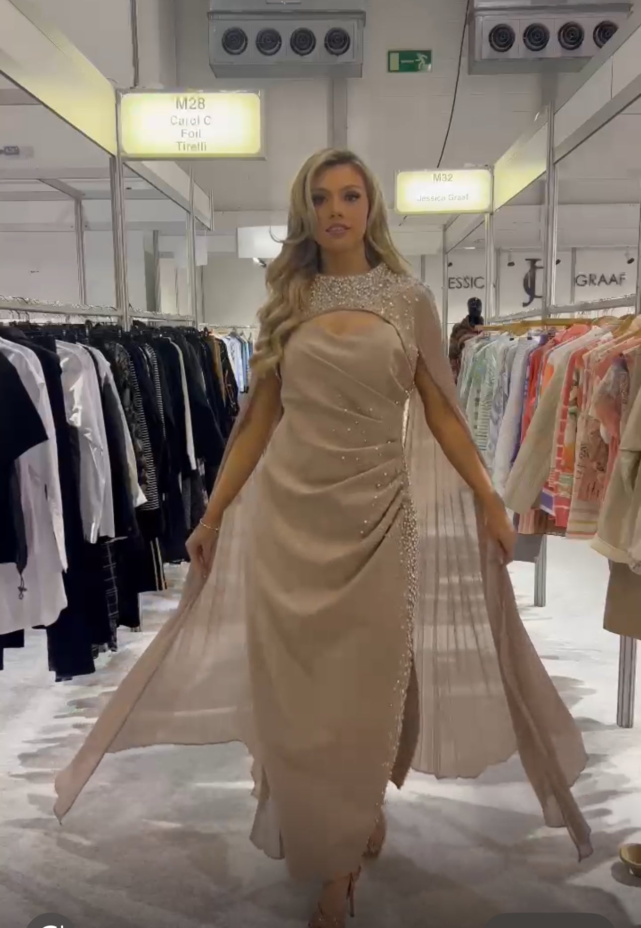 ‼️ 1 left ‼️ QBSS25 - RR - 2406 Dress