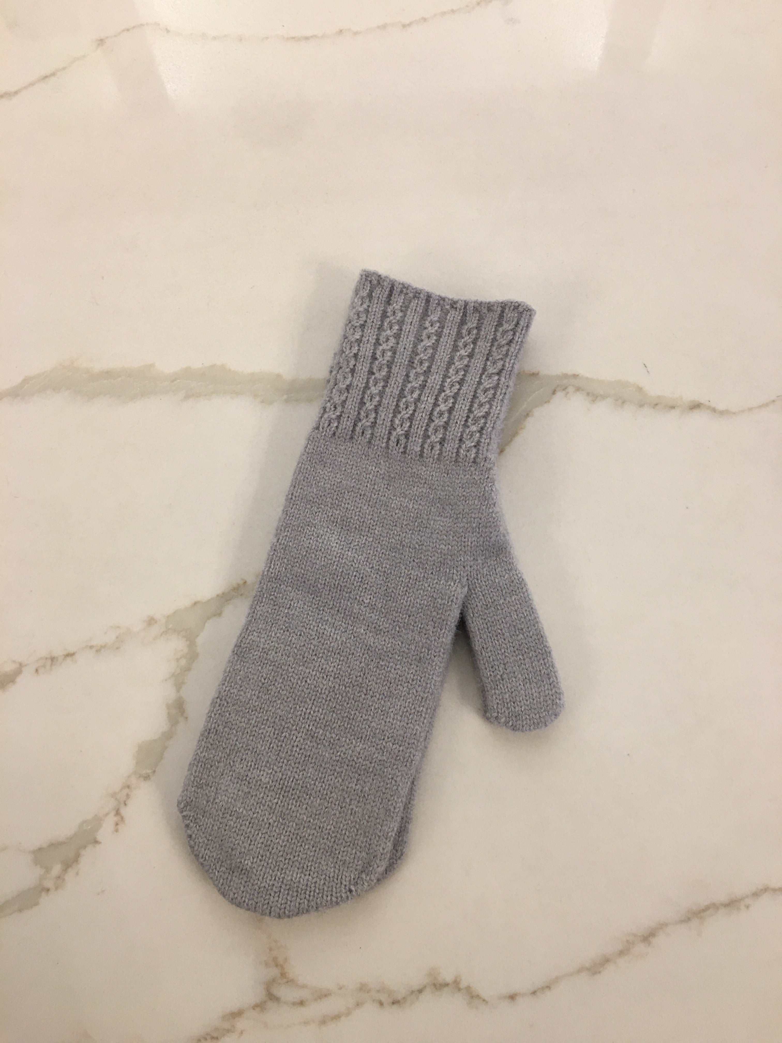 ‼️ 1 left ‼️ ZELLY 4004612 CABLE MITTEN