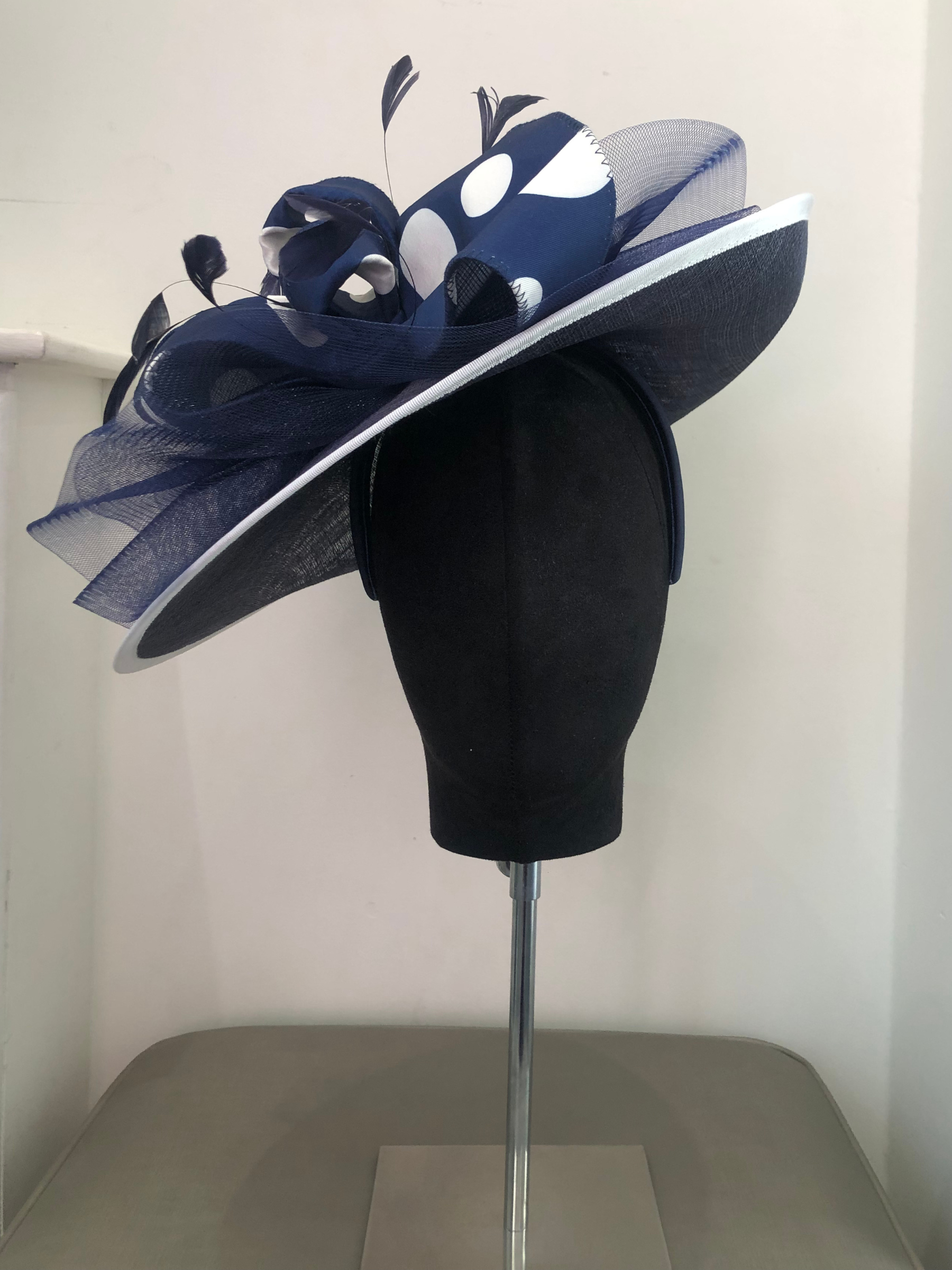 Snoxell & Gwyther Gabriela 840 NAVY SPOT