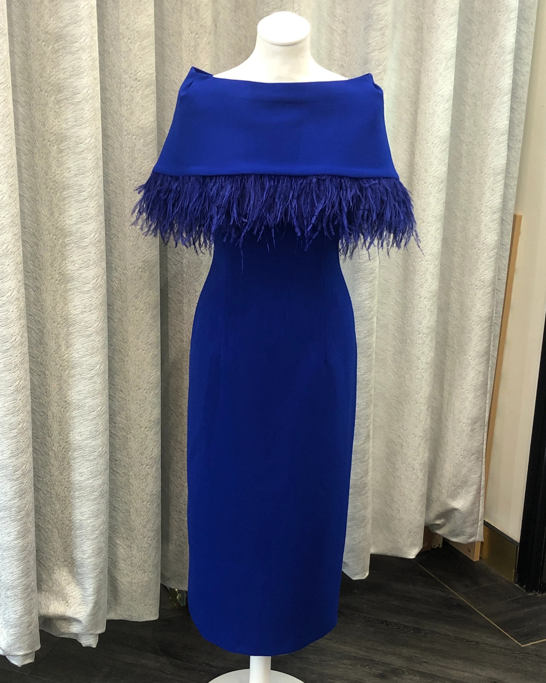 Carla Ruiz - 51509 - CAPE DRESS