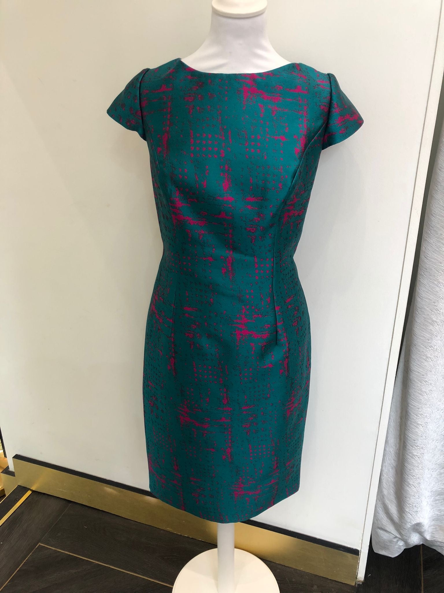 ‼️ 1 left ‼️ Size 12 Veni Infantino (QBC)992012B - JADE/MAGENTA PRINT