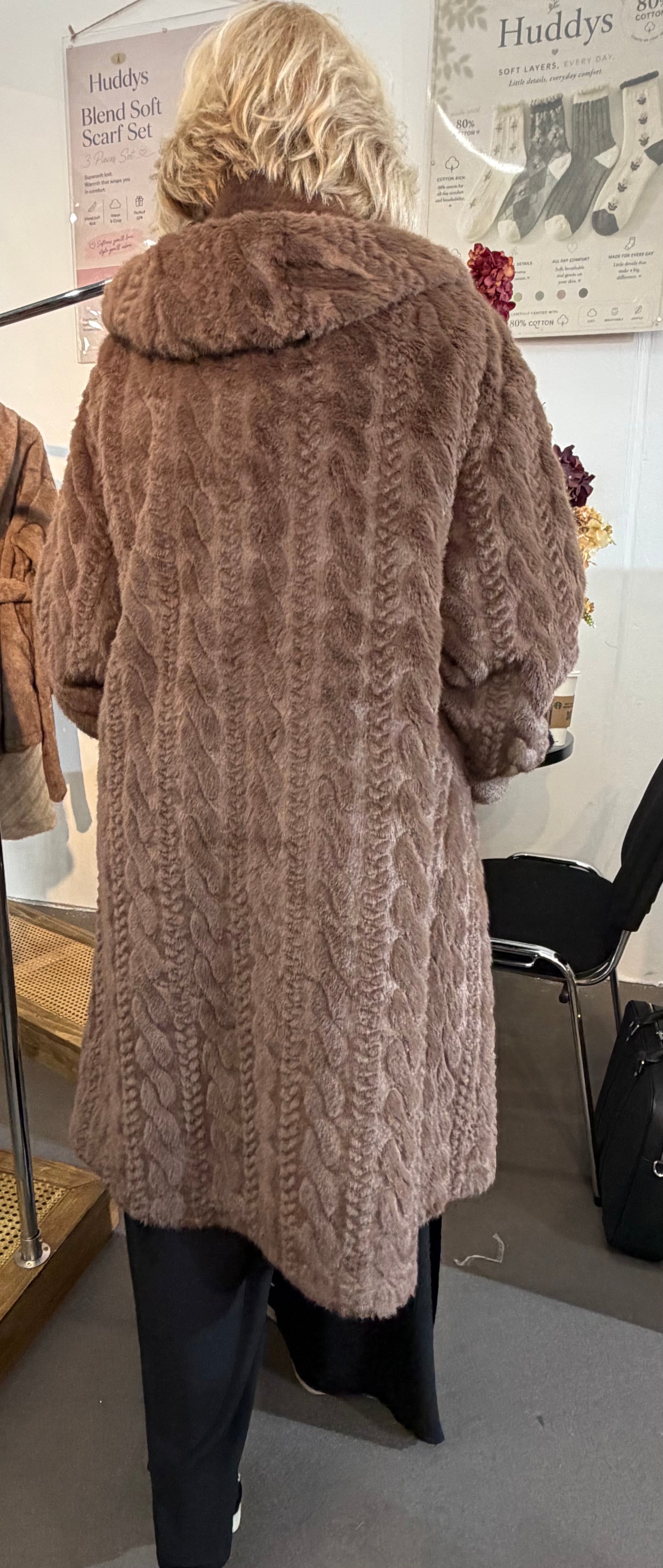 C802H Hooded Cable Fluffy Coat
