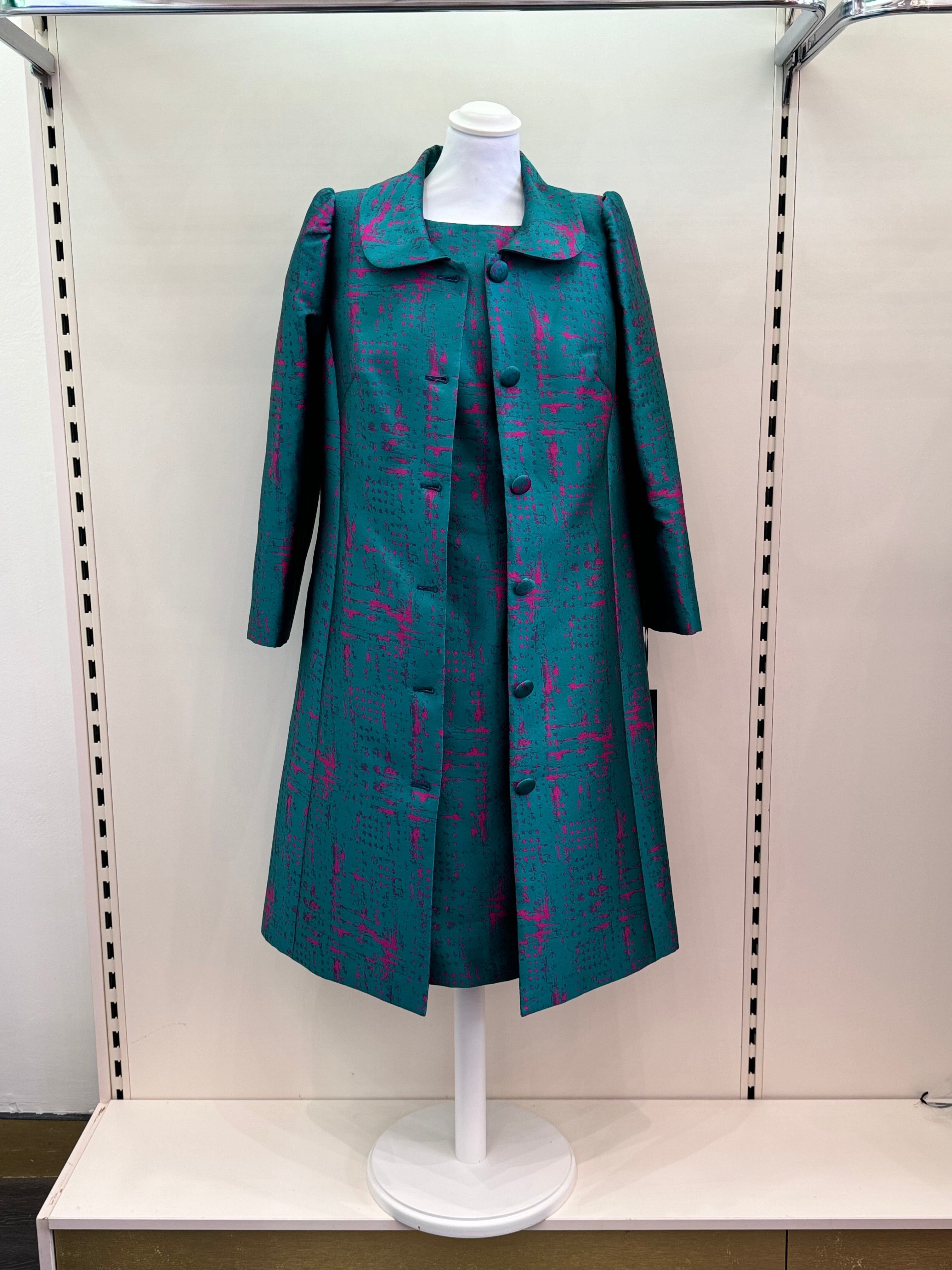 ‼️ 1 left ‼️ Size 12 Veni Infantino (QBC)992012B - JADE/MAGENTA PRINT