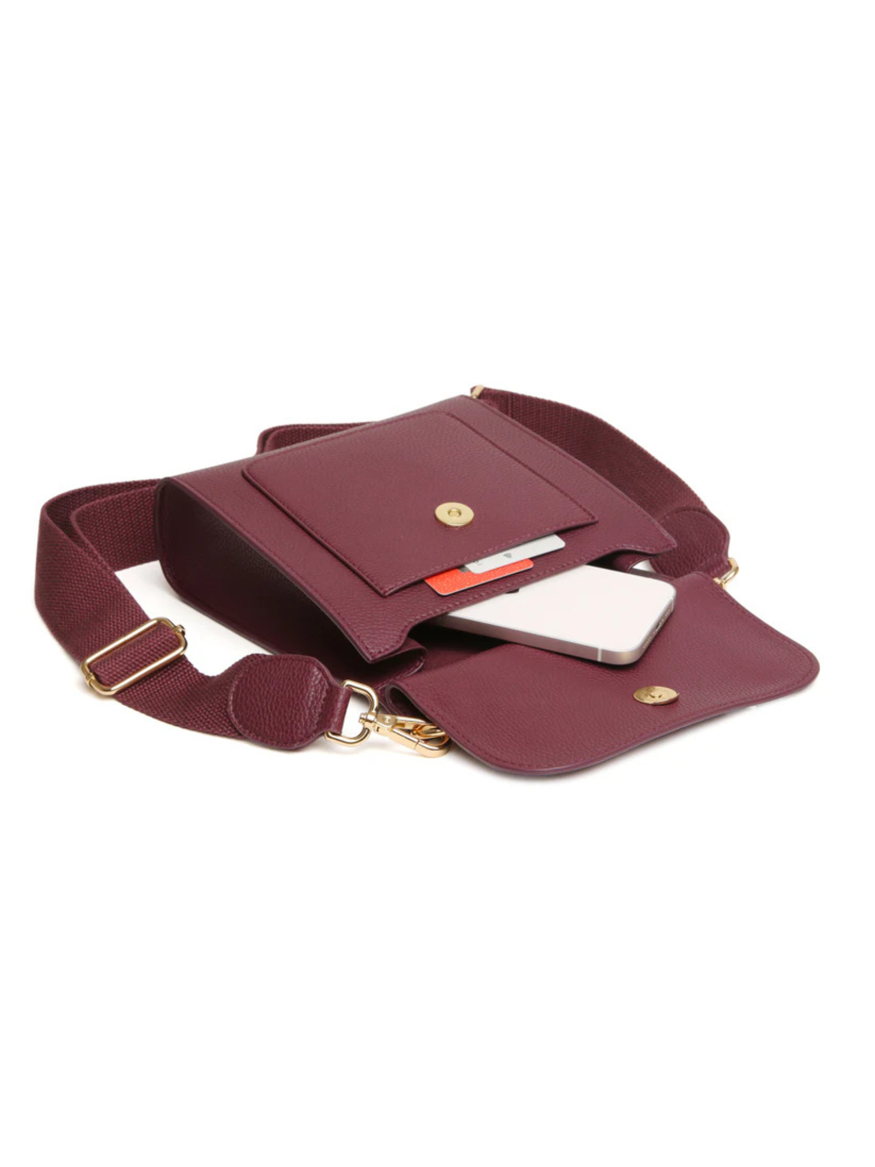 ALICE WHEELER AW6183 Berry Bloomsbury cross body bag in vegan leather with gold hardware, magnetic flap closure and adjustable strap.